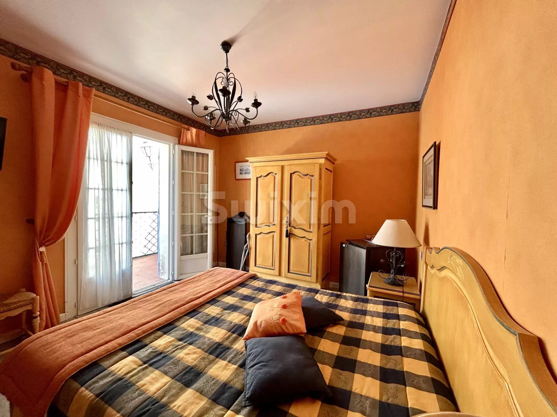 proprietà 30 Camere in vendita su Nîmes (30000)