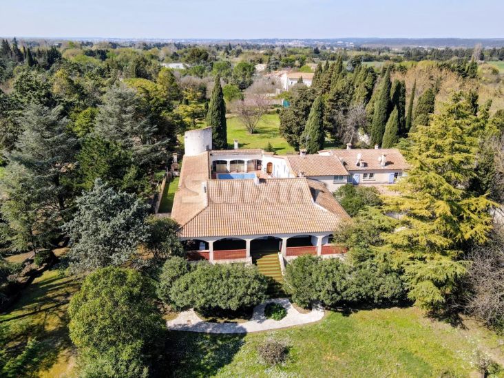 Venda Propriedade Nîmes 30&nbsp;Quartos 767&nbsp;m²