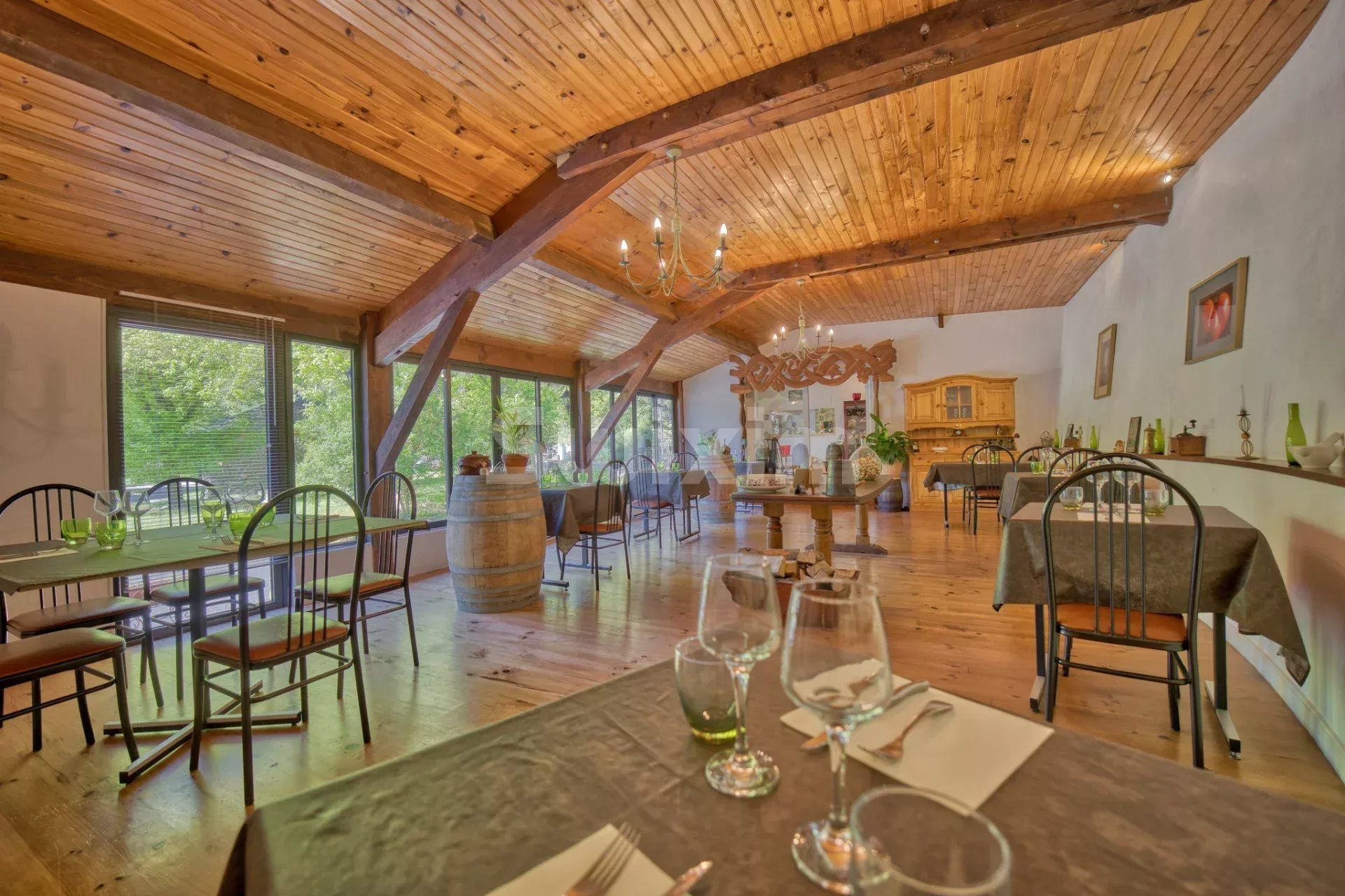 commerce 10 Pièces en vente sur Le Collet-de-Dèze (48160)