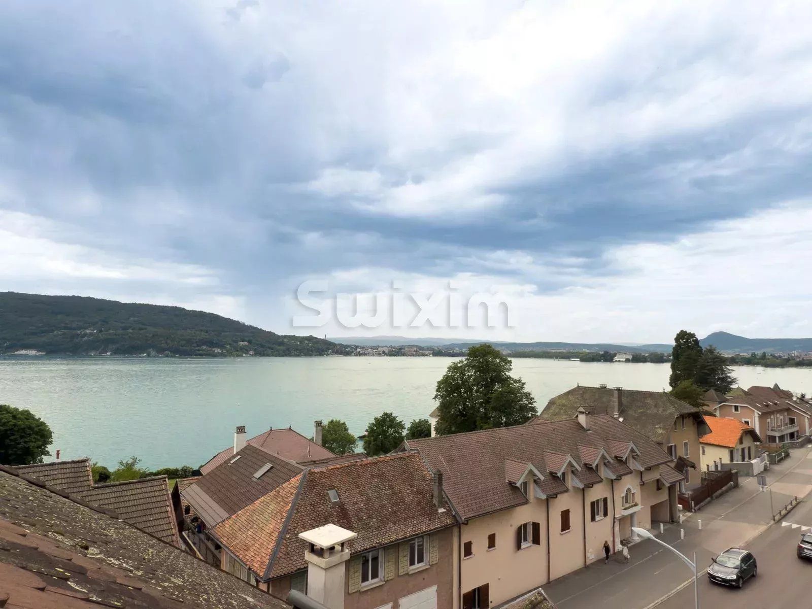 apartment 4 Rooms for sale on Veyrier-du-Lac (74290)
