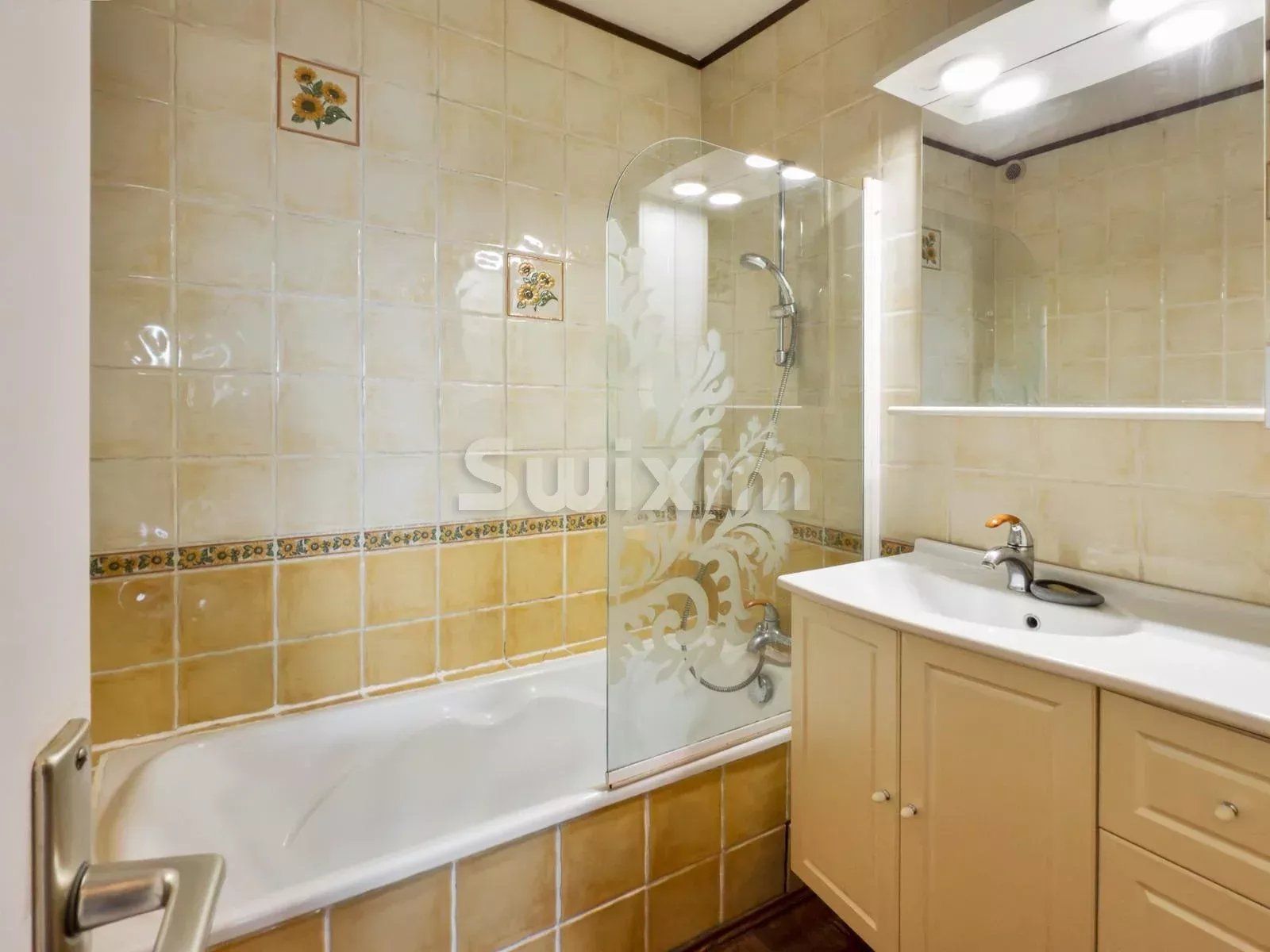 apartment 4 Rooms for sale on Veyrier-du-Lac (74290)