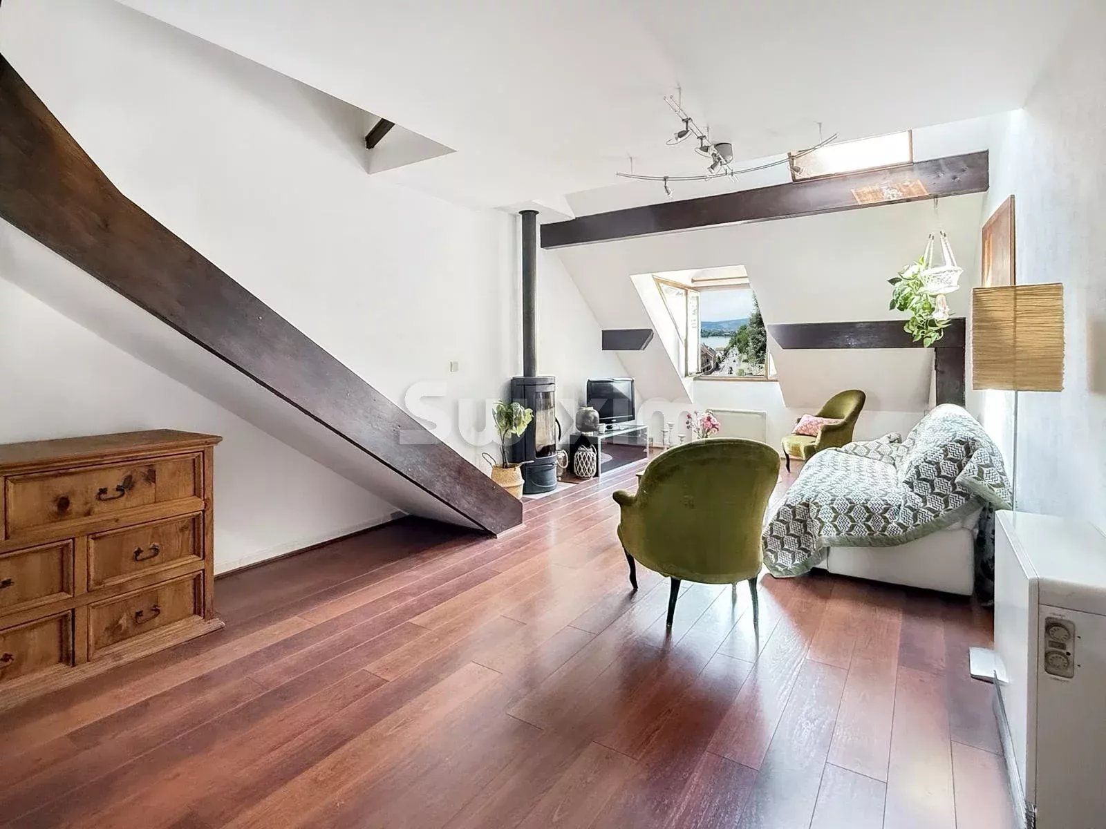 apartment 4 Rooms for sale on Veyrier-du-Lac (74290)