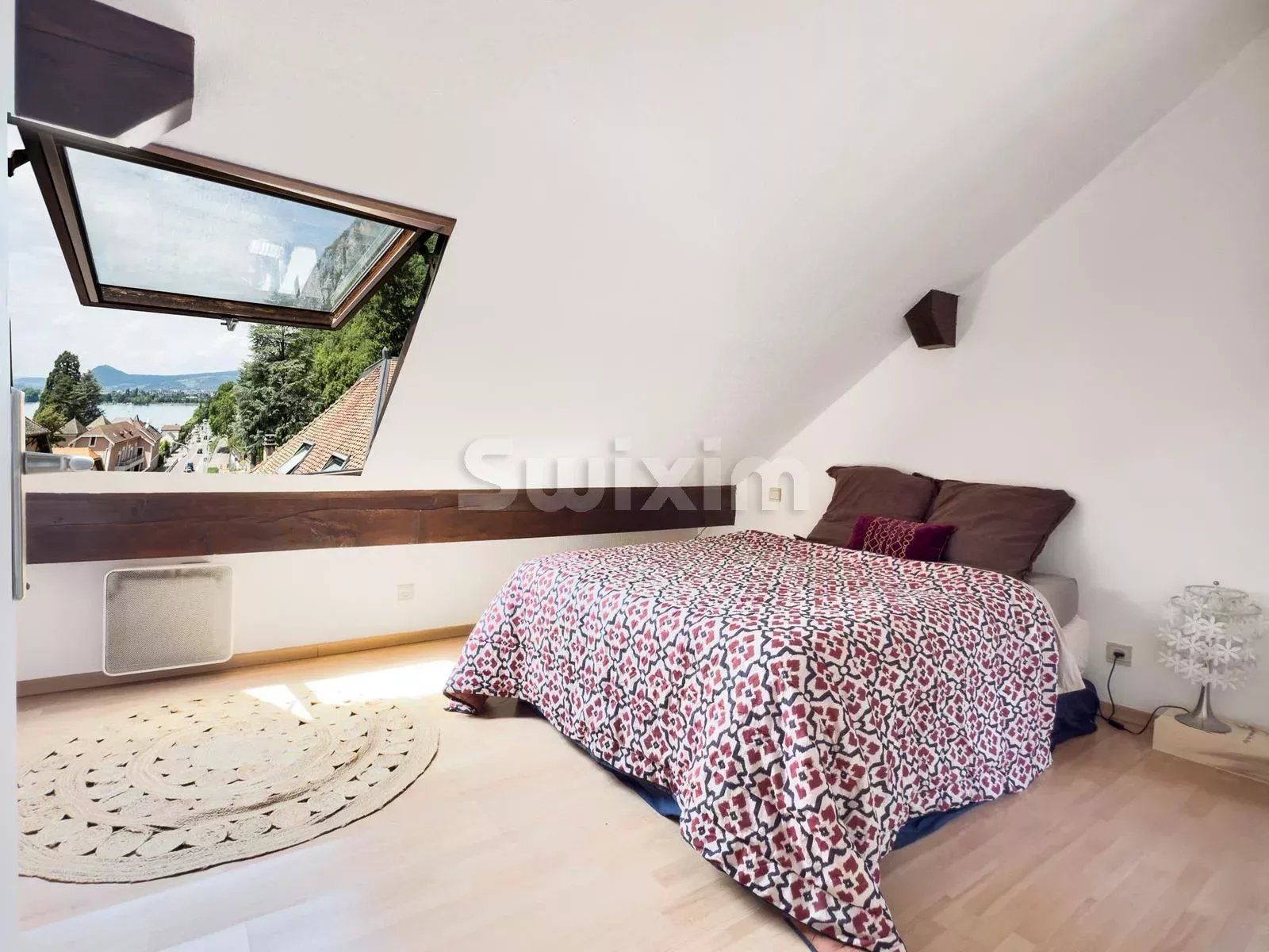 apartment 4 Rooms for sale on Veyrier-du-Lac (74290)