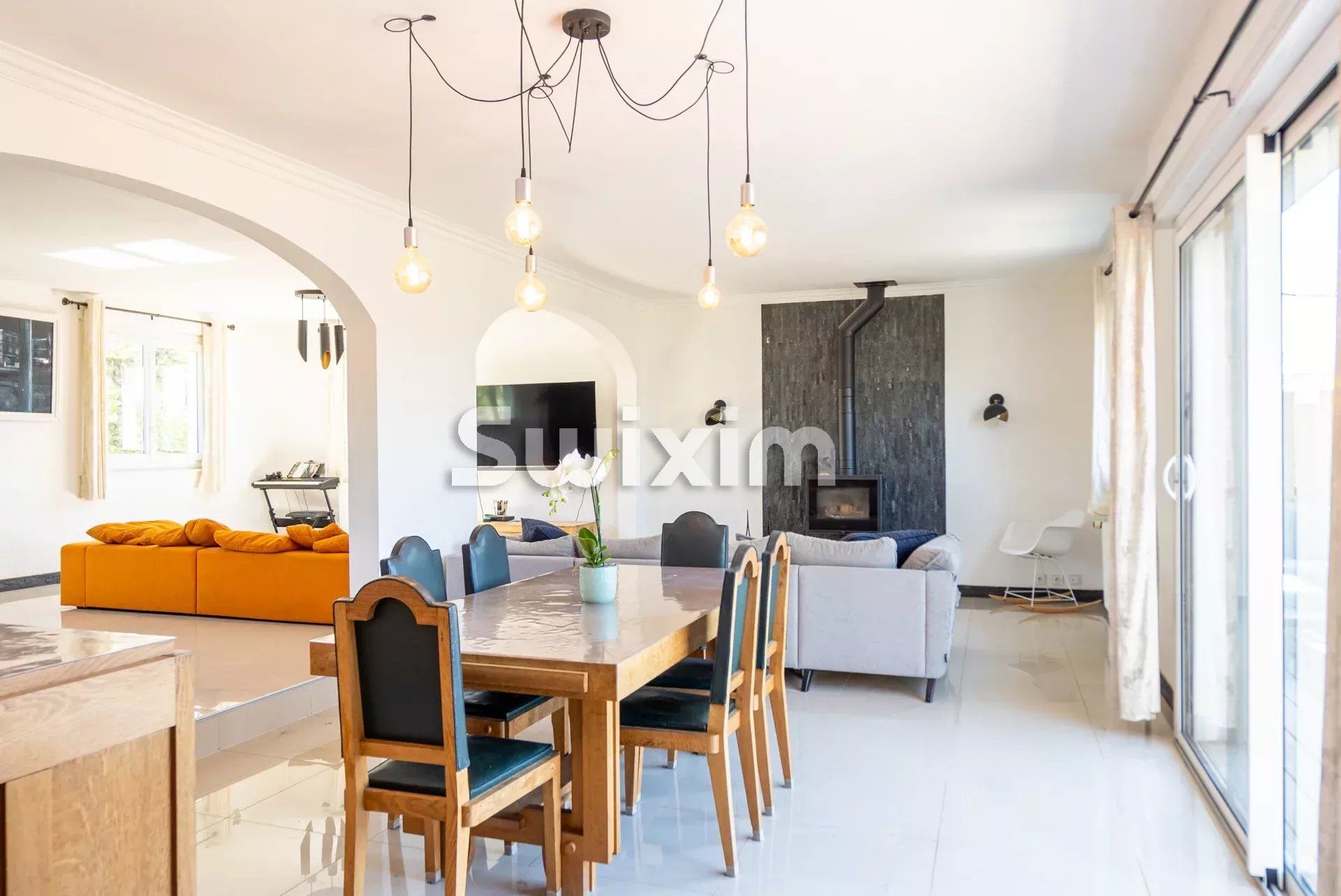 house 8 Rooms for sale on Chens-sur-Léman (74140)