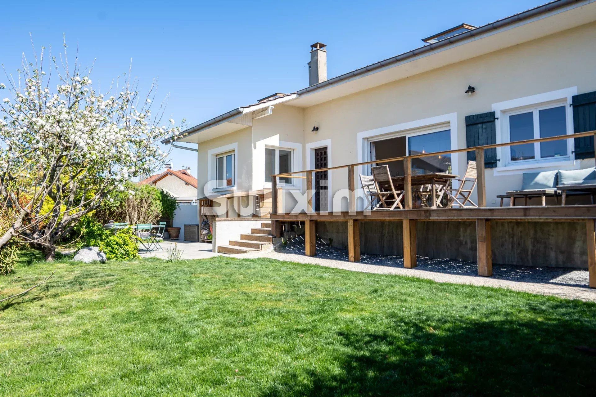 house 8 Rooms for sale on Chens-sur-Léman (74140)