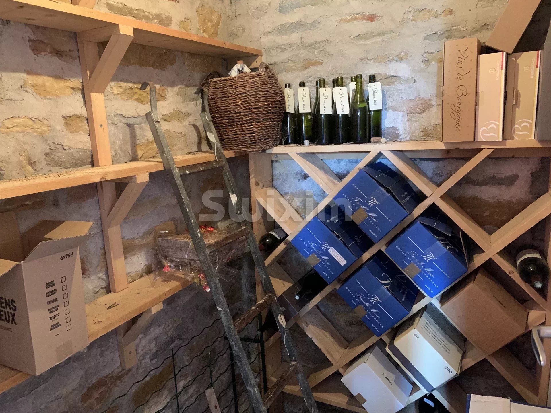 casa 6 Quartos para venda sobre Jully-lès-Buxy (71390)