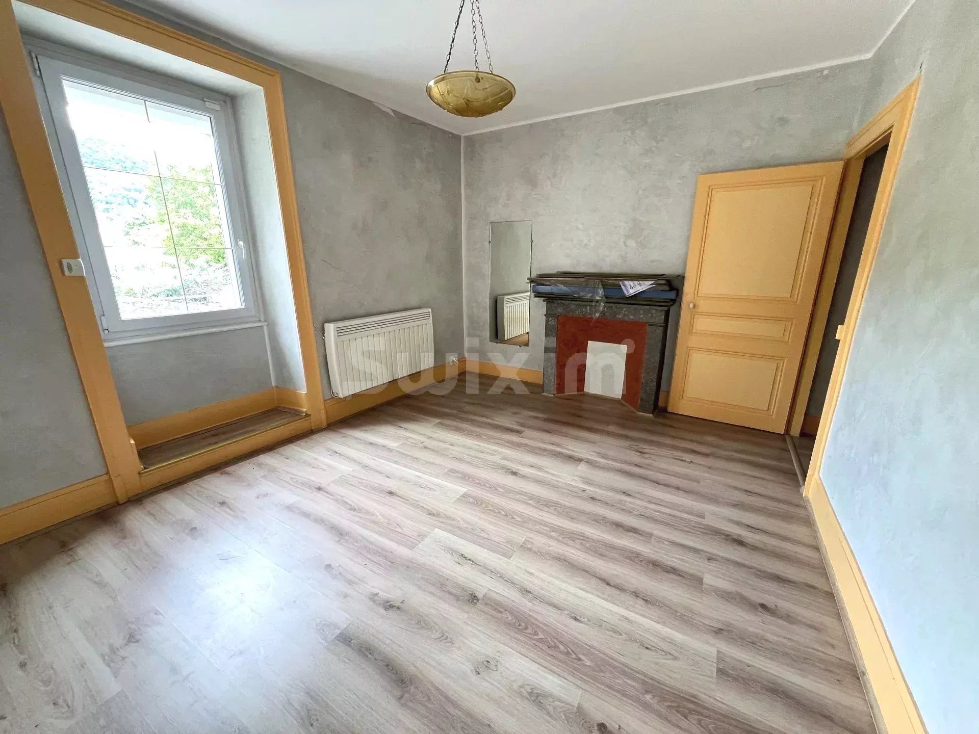 casa 7 Camere in vendita su Lons-le-Saunier (39000)