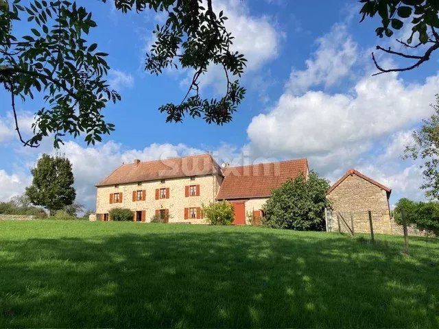 immeuble 8 Pièces en vente sur Oyé (71800)