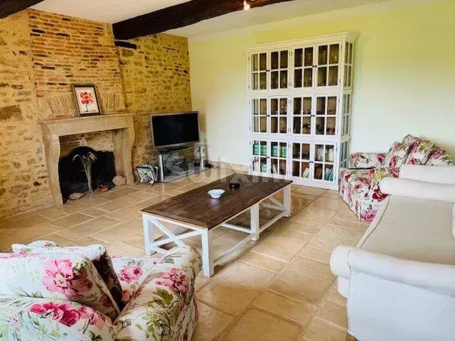 immeuble 8 Pièces en vente sur Oyé (71800)