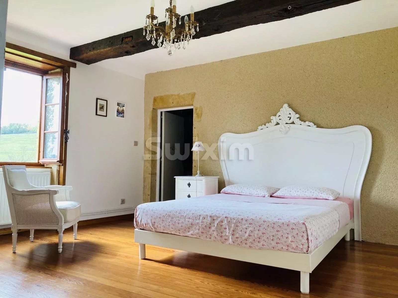 immeuble 8 Pièces en vente sur Oyé (71800)