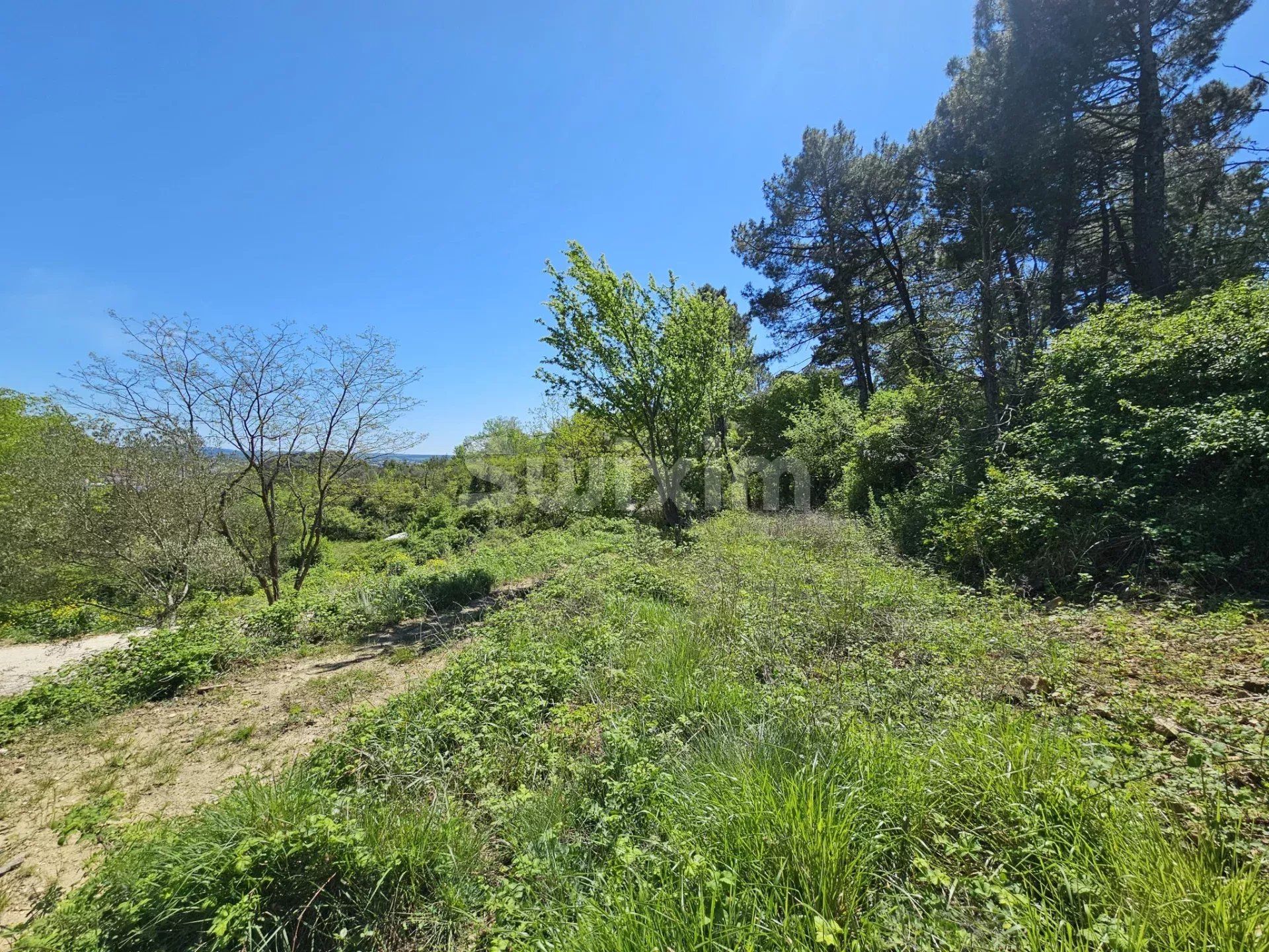 house 6 Rooms for sale on Alès (30100)