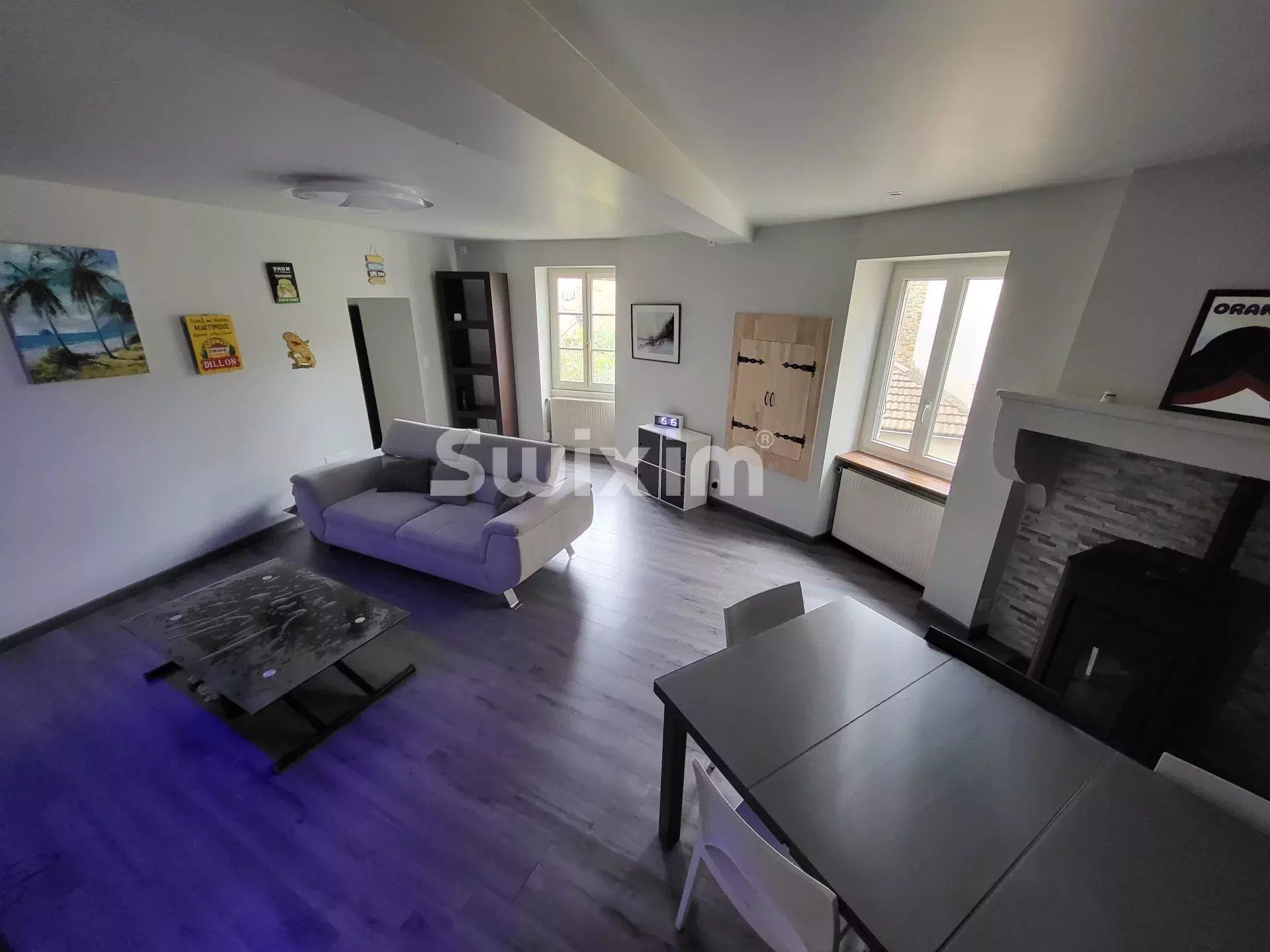 house 6 Rooms for sale on La Roche-Vineuse (71960)