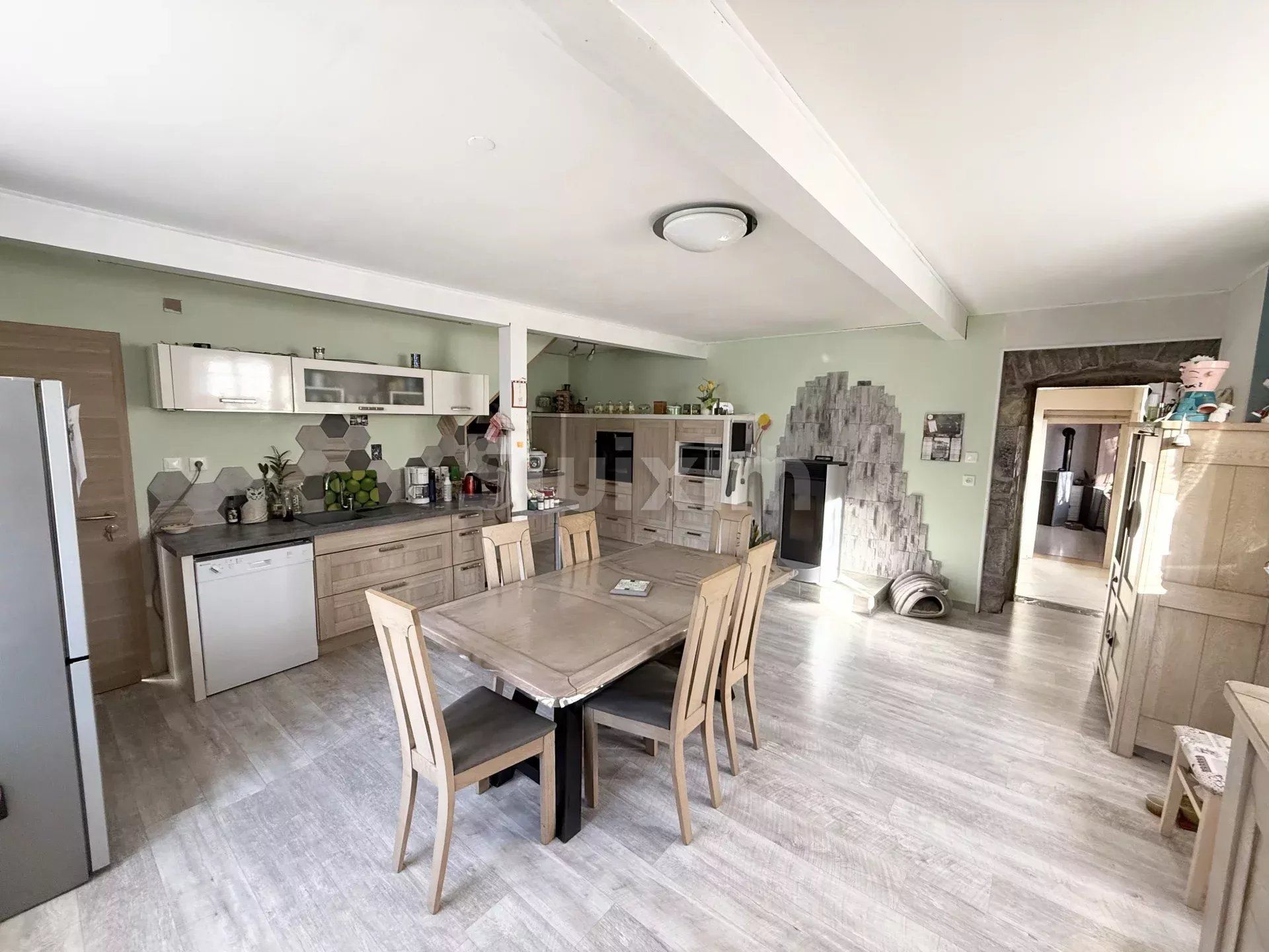 house 11 Rooms for sale on Andelot-en-Montagne (39110)