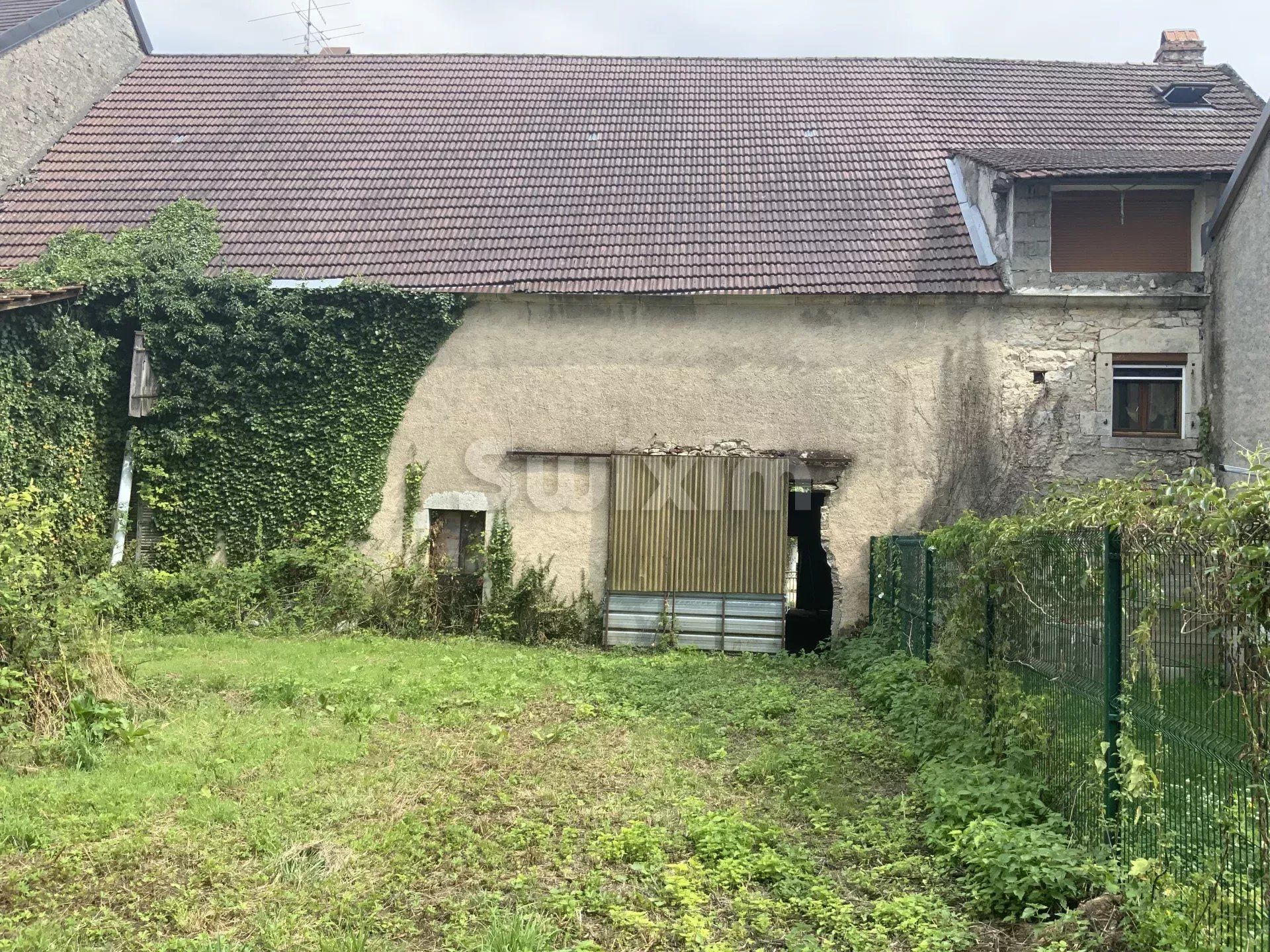 granja 4 Quartos para venda sobre Dole (39100)