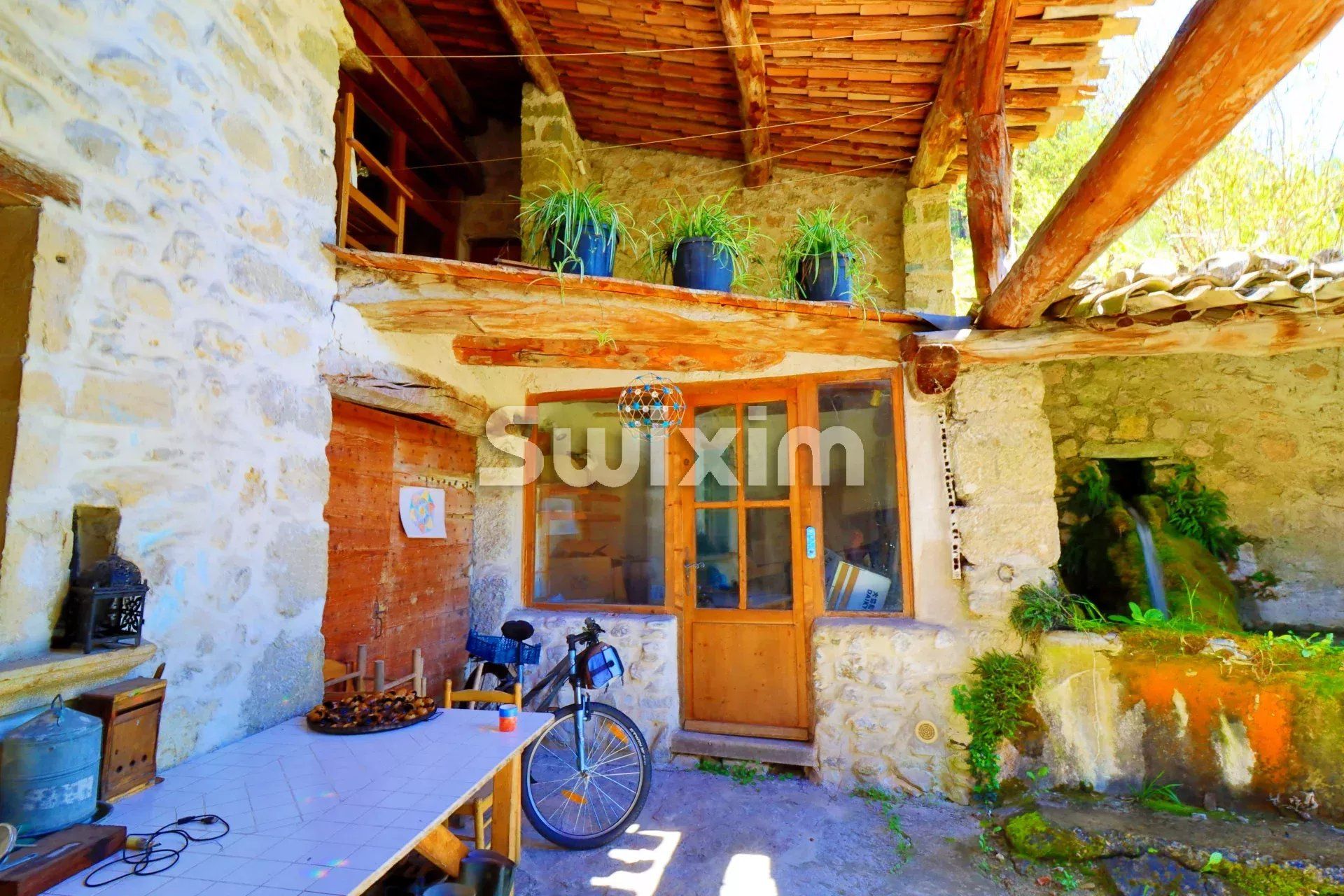 propriedade 15 Quartos para venda sobre Cornillon-sur-l'Oule (26510)