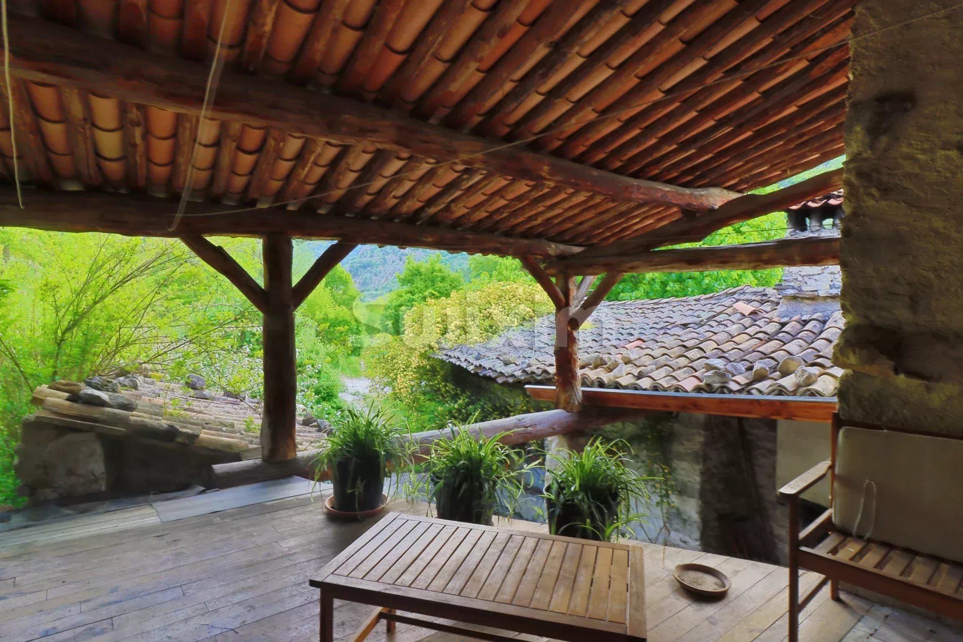 proprietà 15 Camere in vendita su Cornillon-sur-l'Oule (26510)