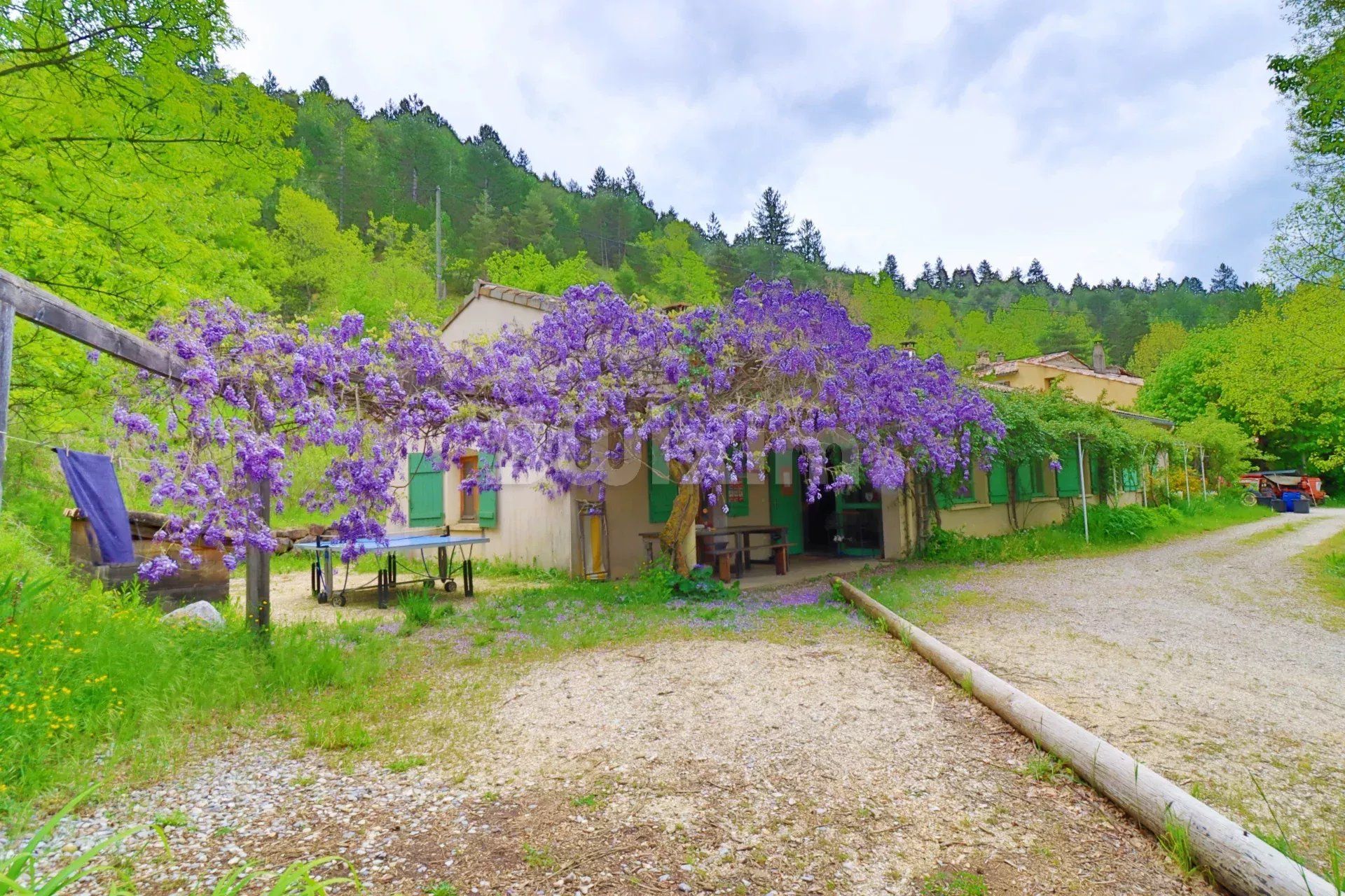 proprietà 15 Camere in vendita su Cornillon-sur-l'Oule (26510)