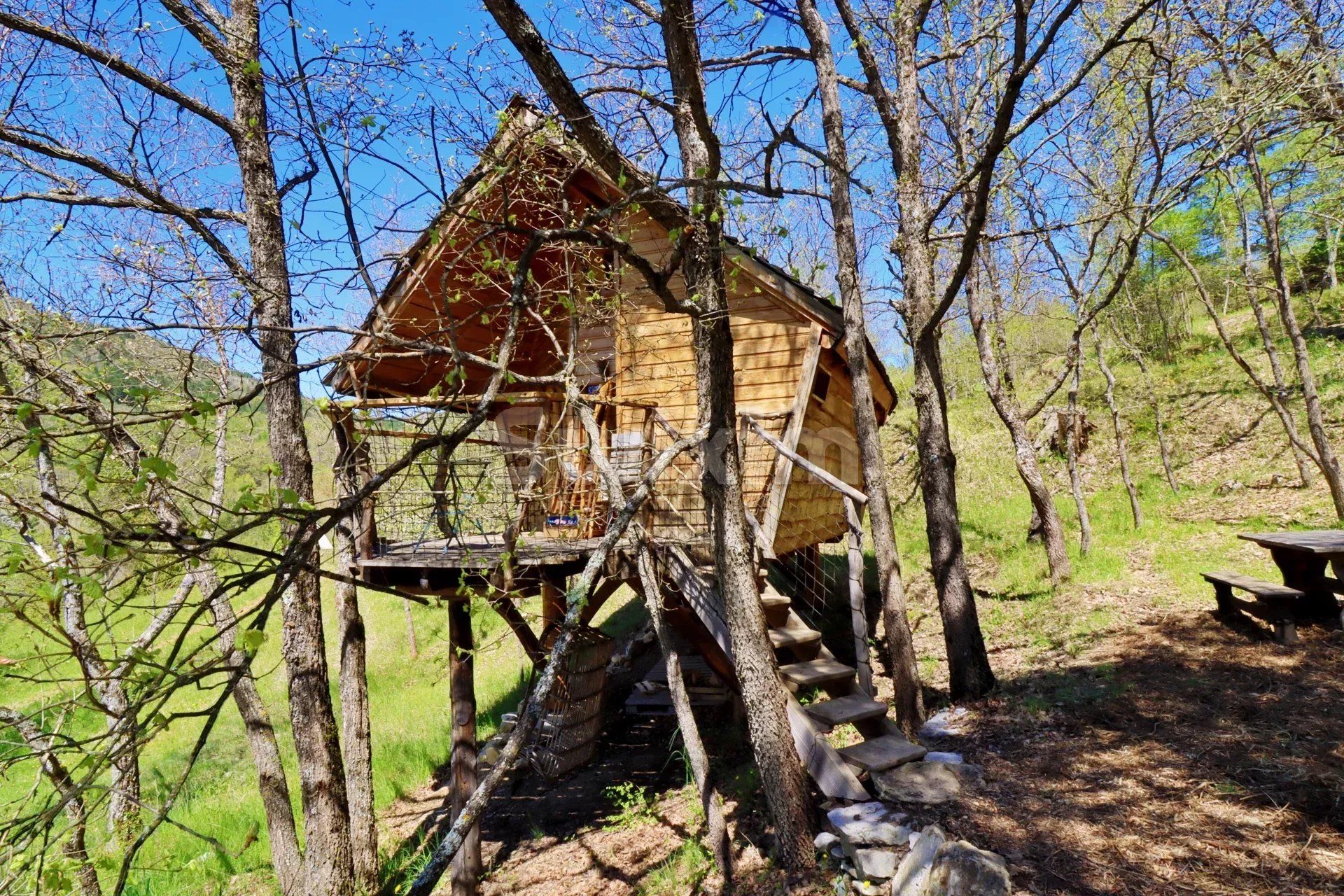 proprietà 15 Camere in vendita su Cornillon-sur-l'Oule (26510)