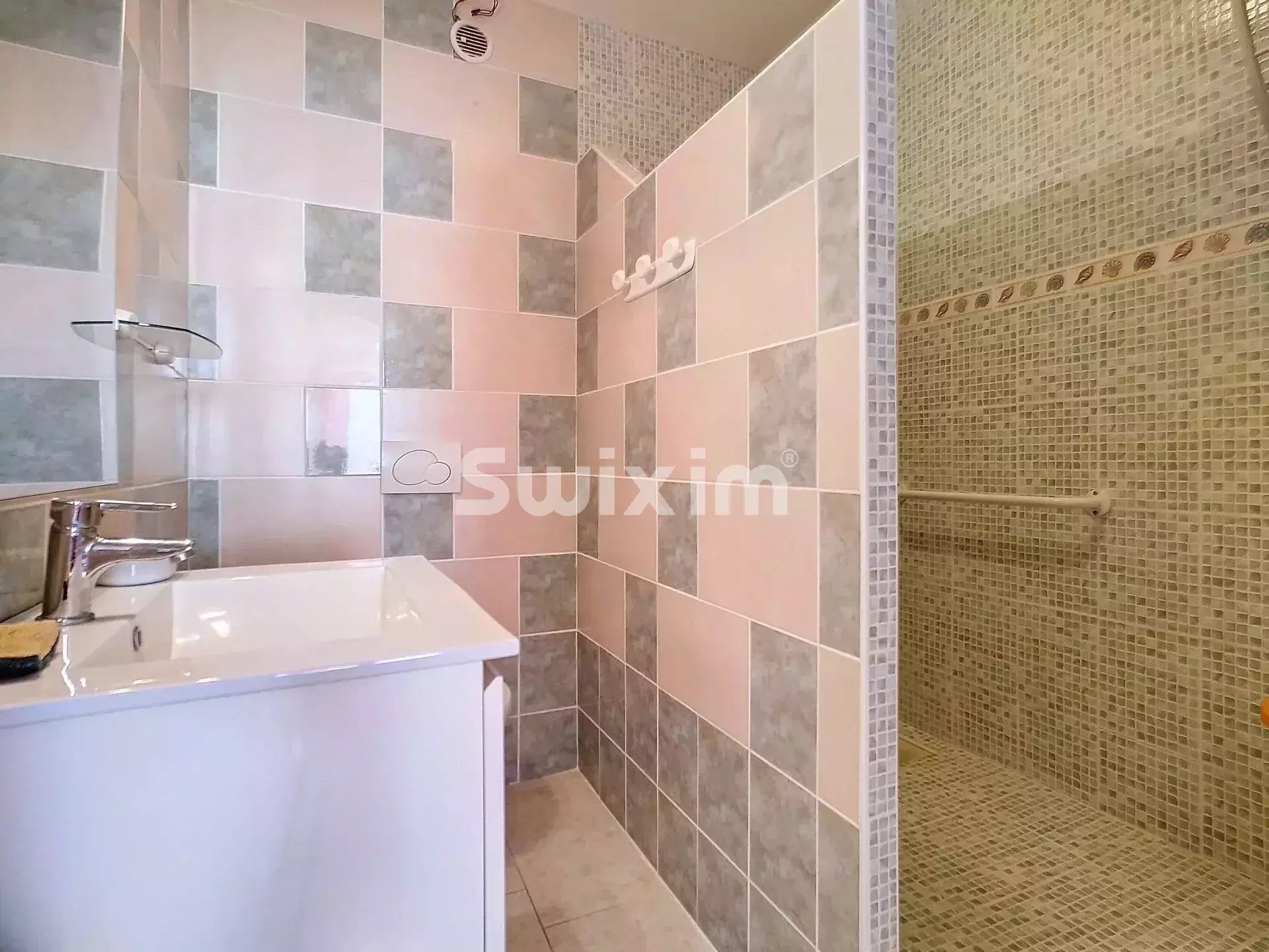 house 4 Rooms for sale on Les Arcs (83460)