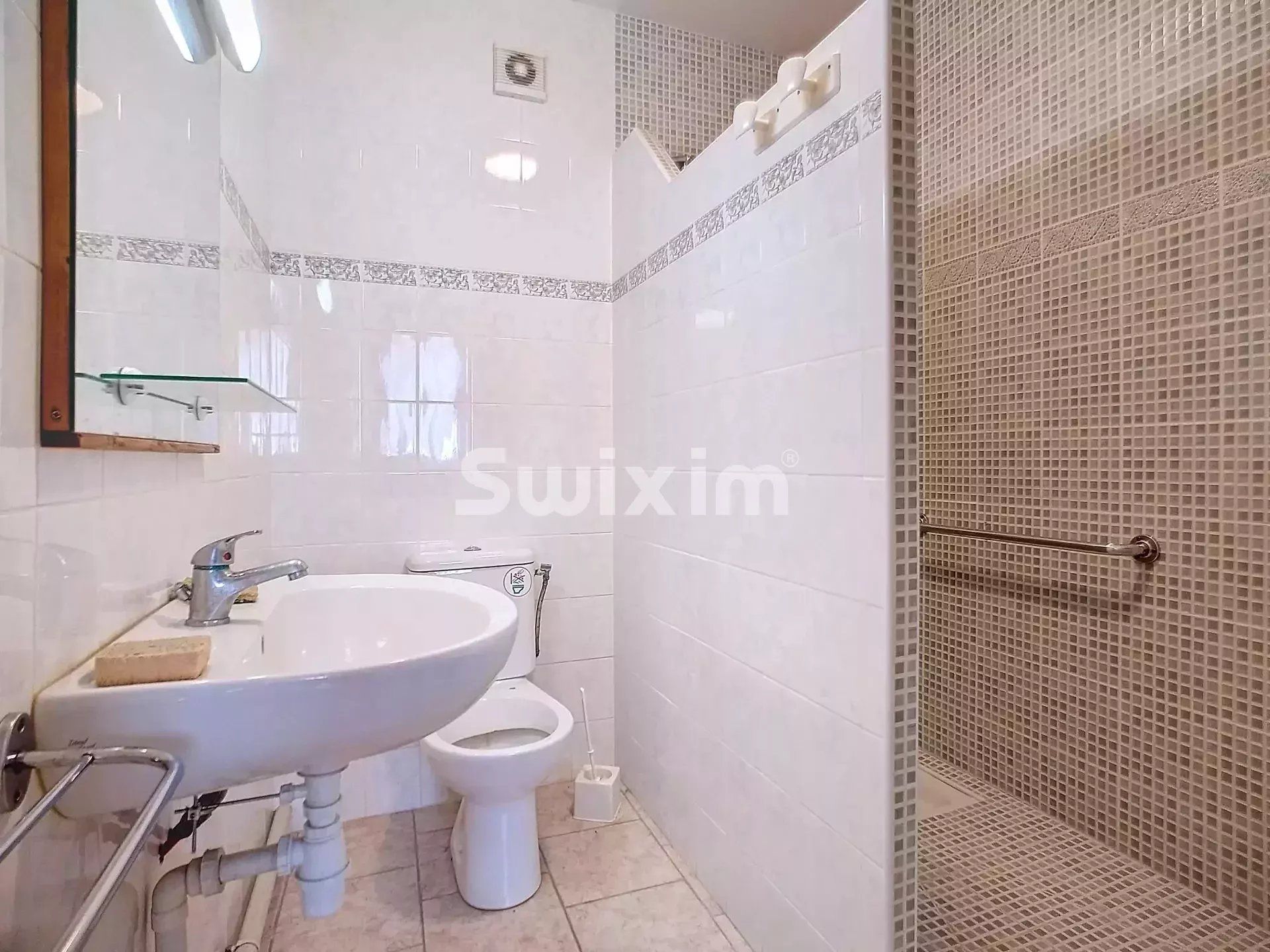 house 4 Rooms for sale on Les Arcs (83460)