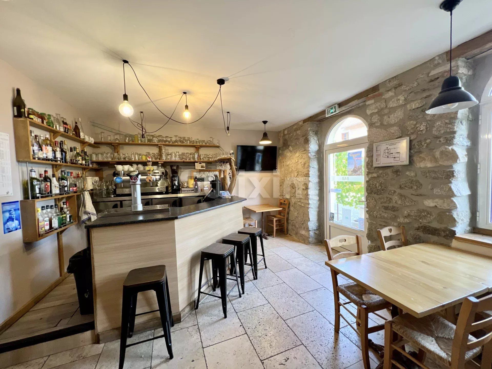 locale commerciale in vendita su Concoules (30450)