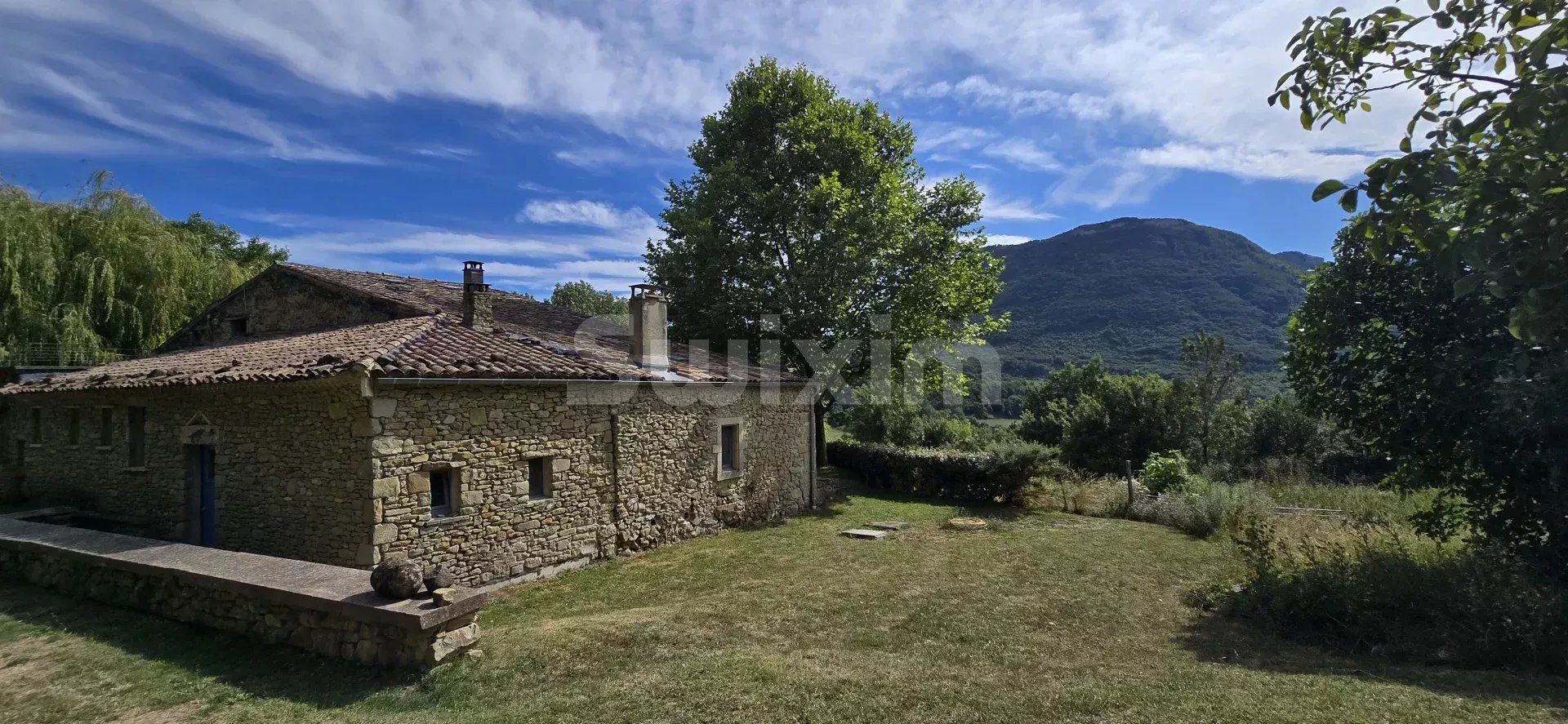 casa 13 Camere in vendita su Dieulefit (26220)