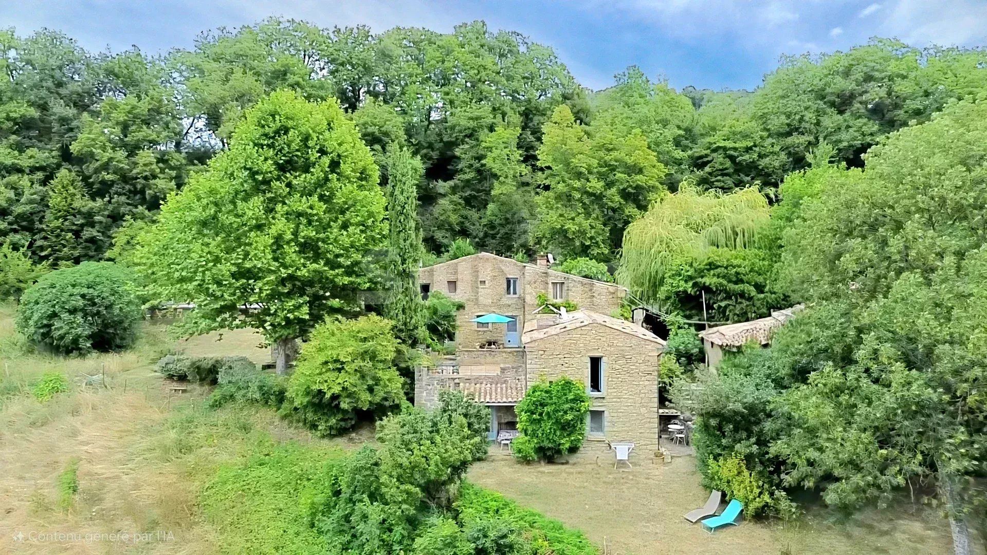 casa 13 Camere in vendita su Dieulefit (26220)