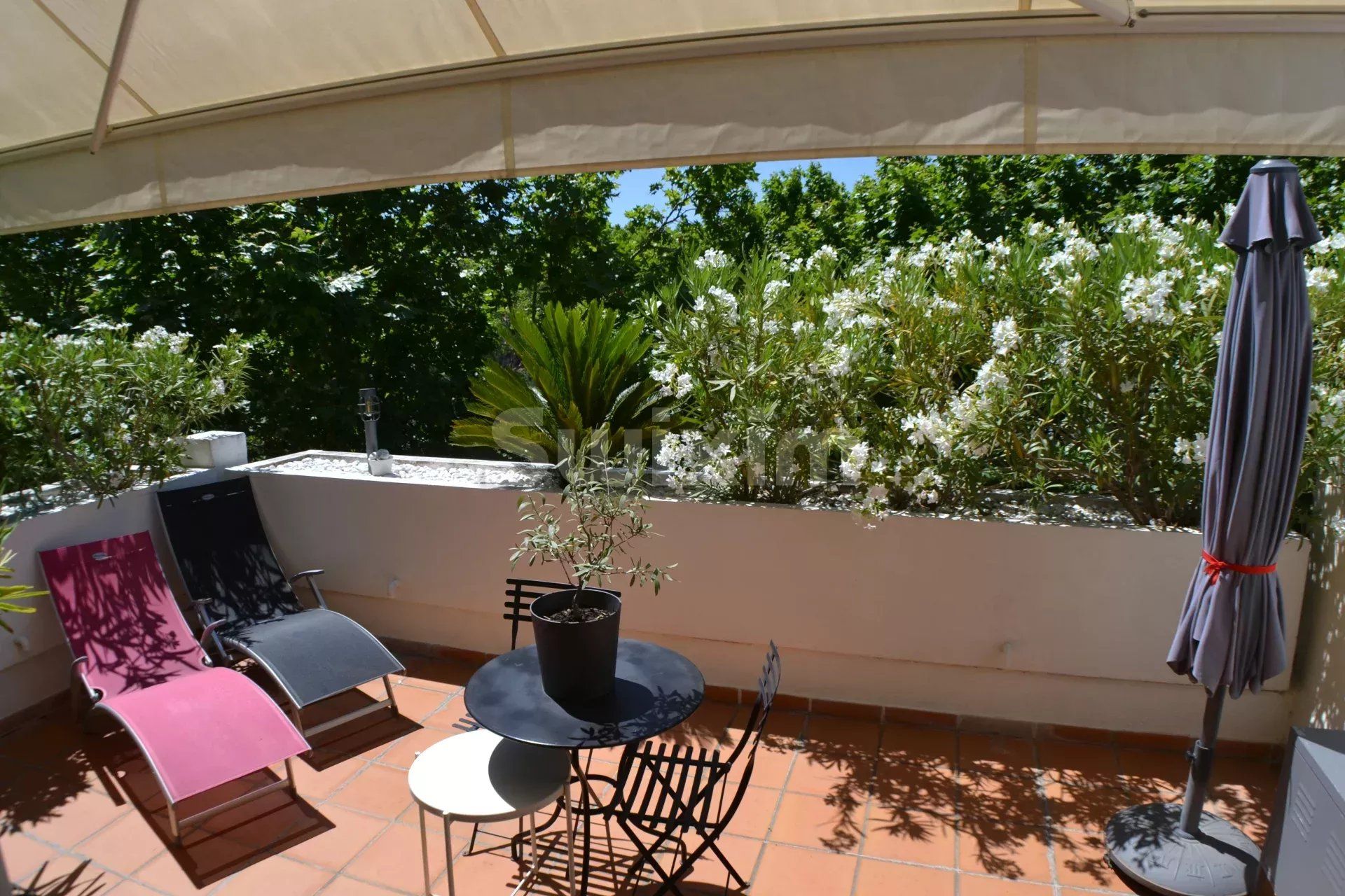 apartment 3 Rooms for sale on Arles (13200)