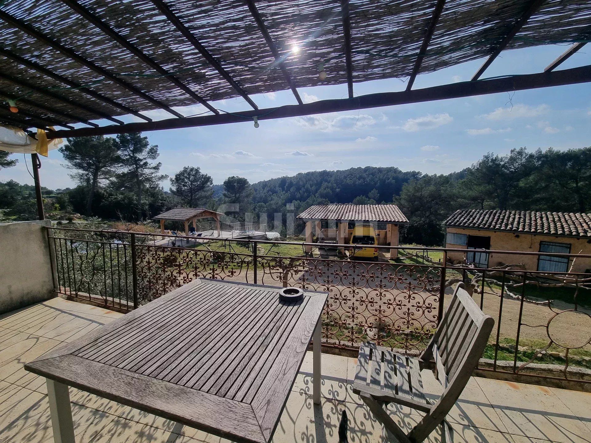 proprietà 6 Camere in vendita su Flayosc (83780)