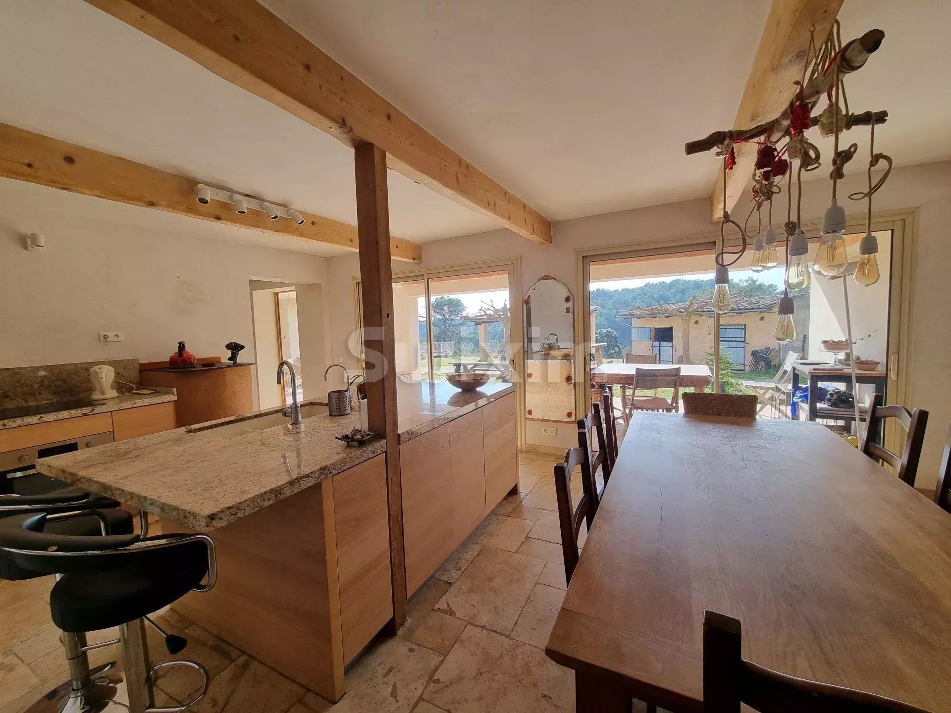 proprietà 6 Camere in vendita su Flayosc (83780)