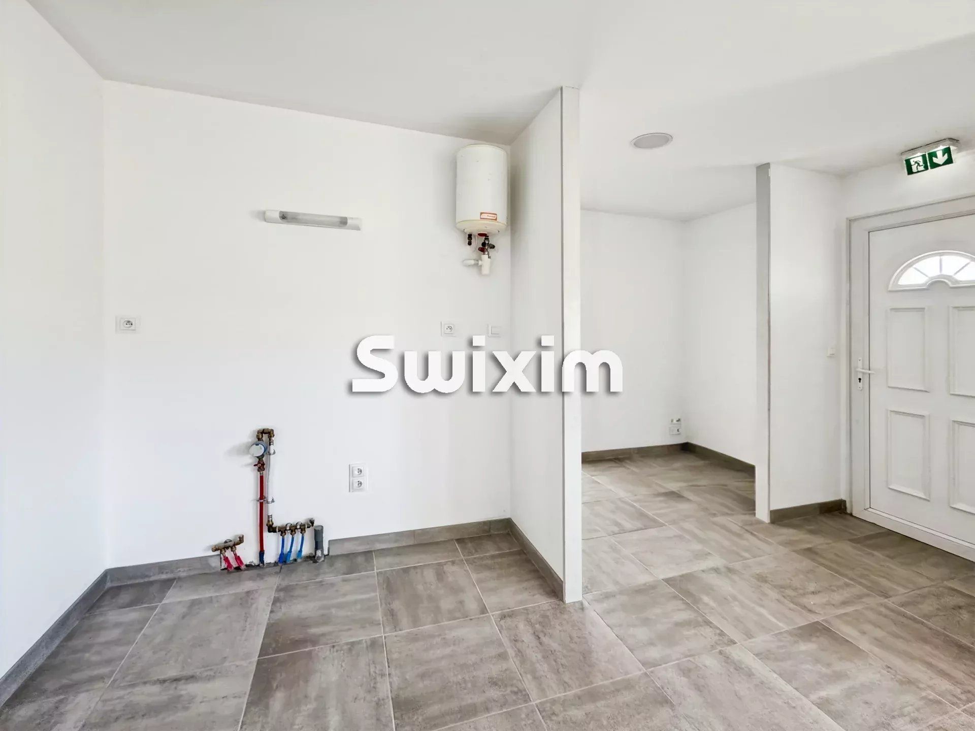 locale professionale 4 Camere in affitto su Saint-Restitut (26130)