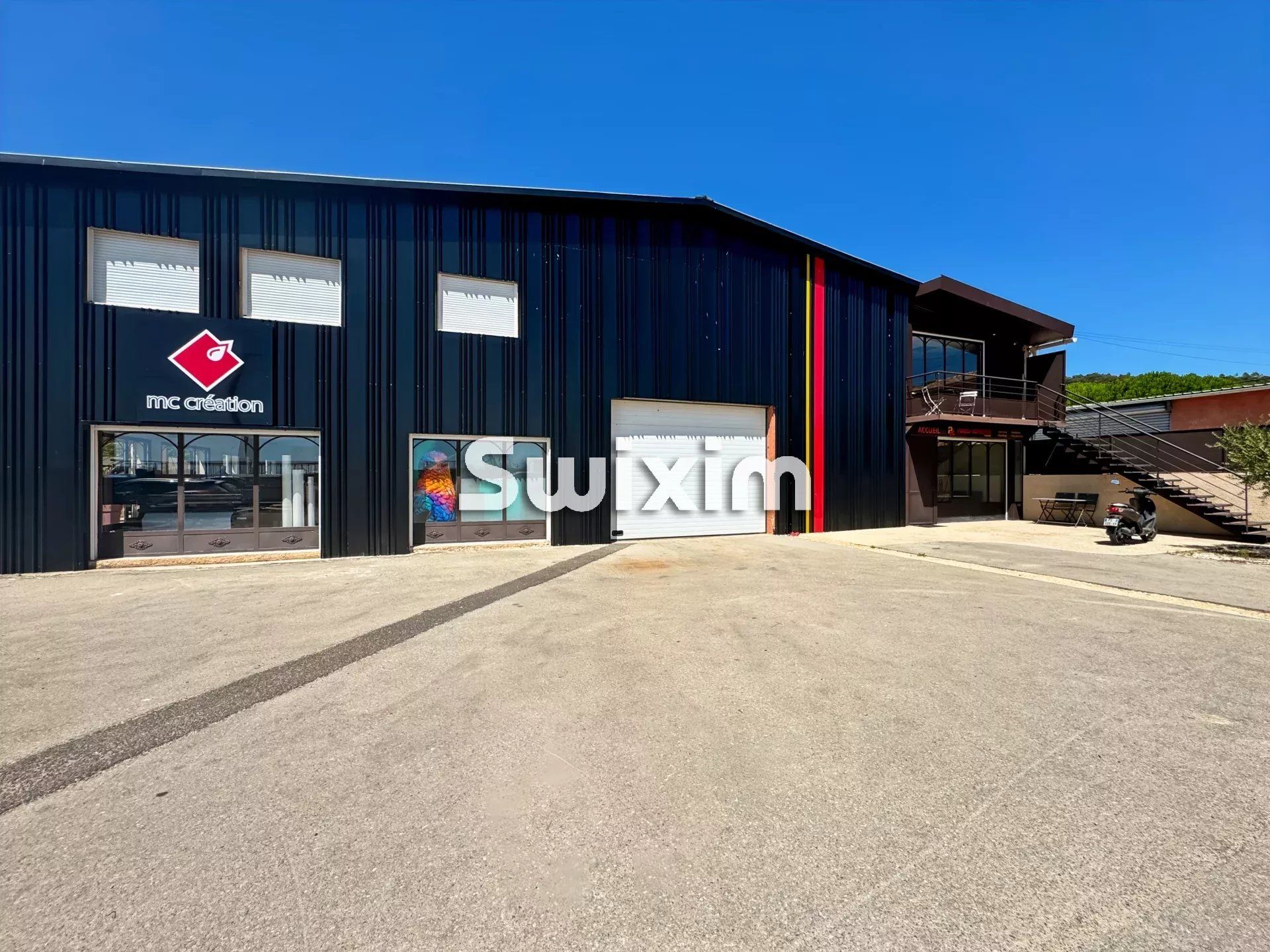 locale professionale 4 Camere in affitto su Saint-Restitut (26130)