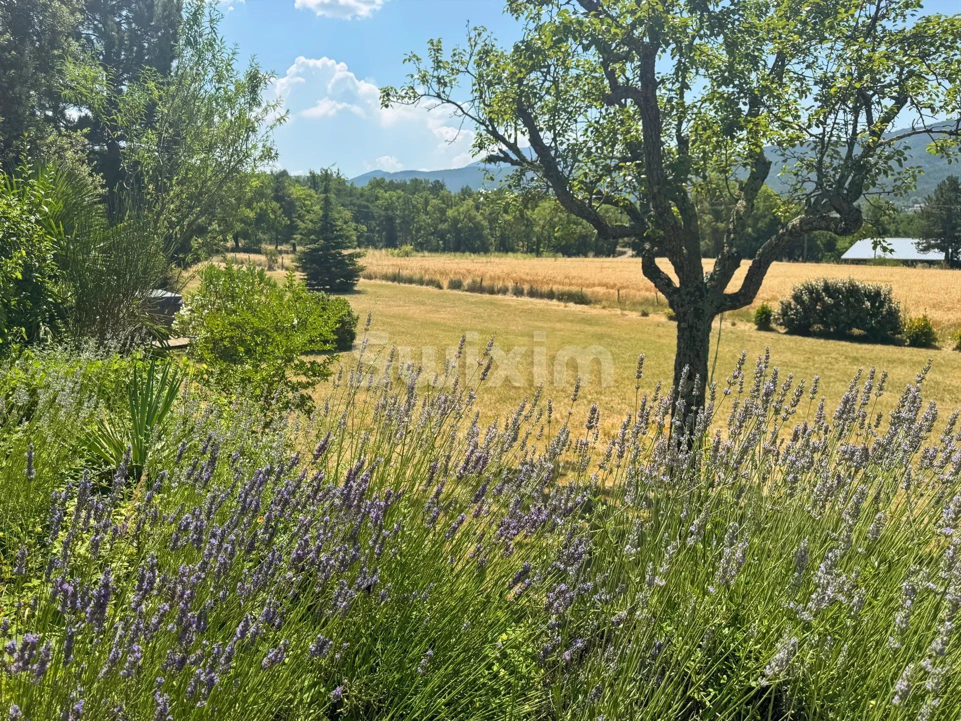 propriété 7 Pièces en vente sur Le Poët-Laval (26160)