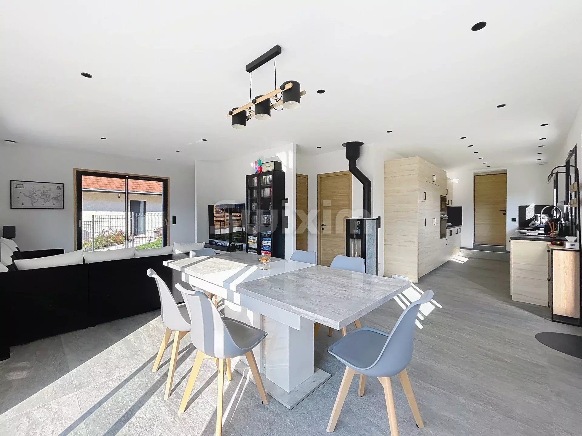 casa 7 Camere in vendita su Sallanches (74700)