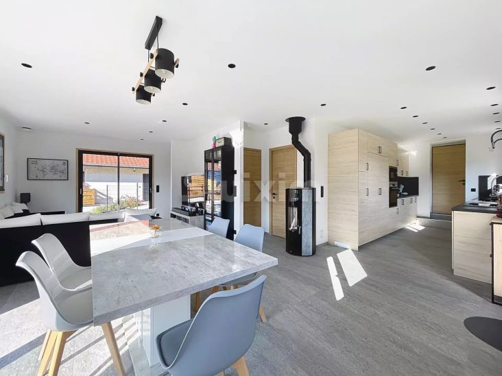 Vente Maison Sallanches 7 Pièces 143 m²