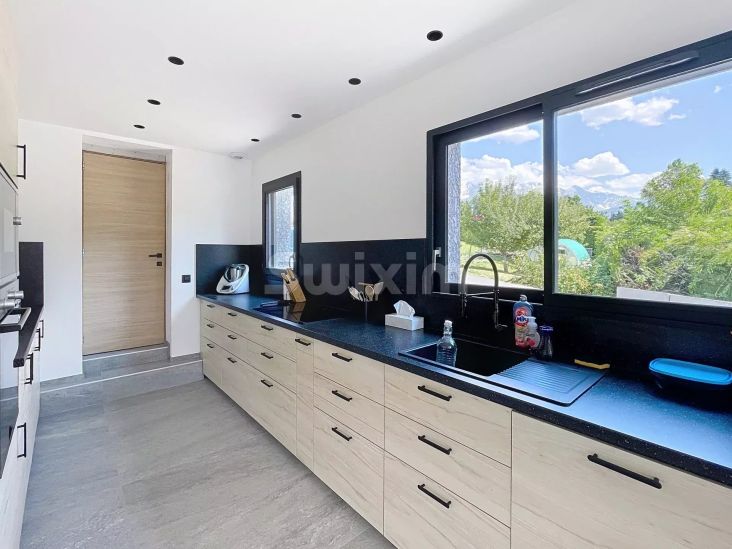 Vente Maison Sallanches 7 Pièces 143 m²