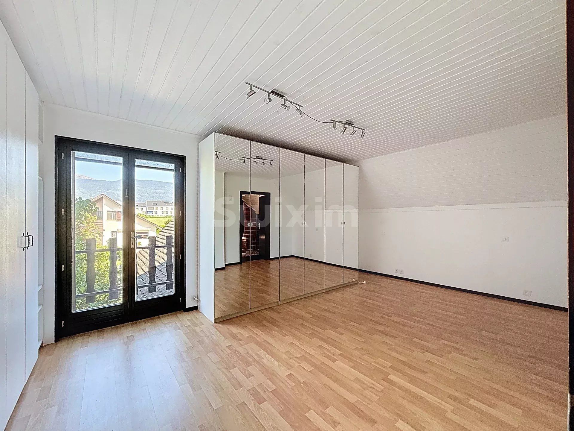 casa 7 Camere in vendita su Borex (1277)