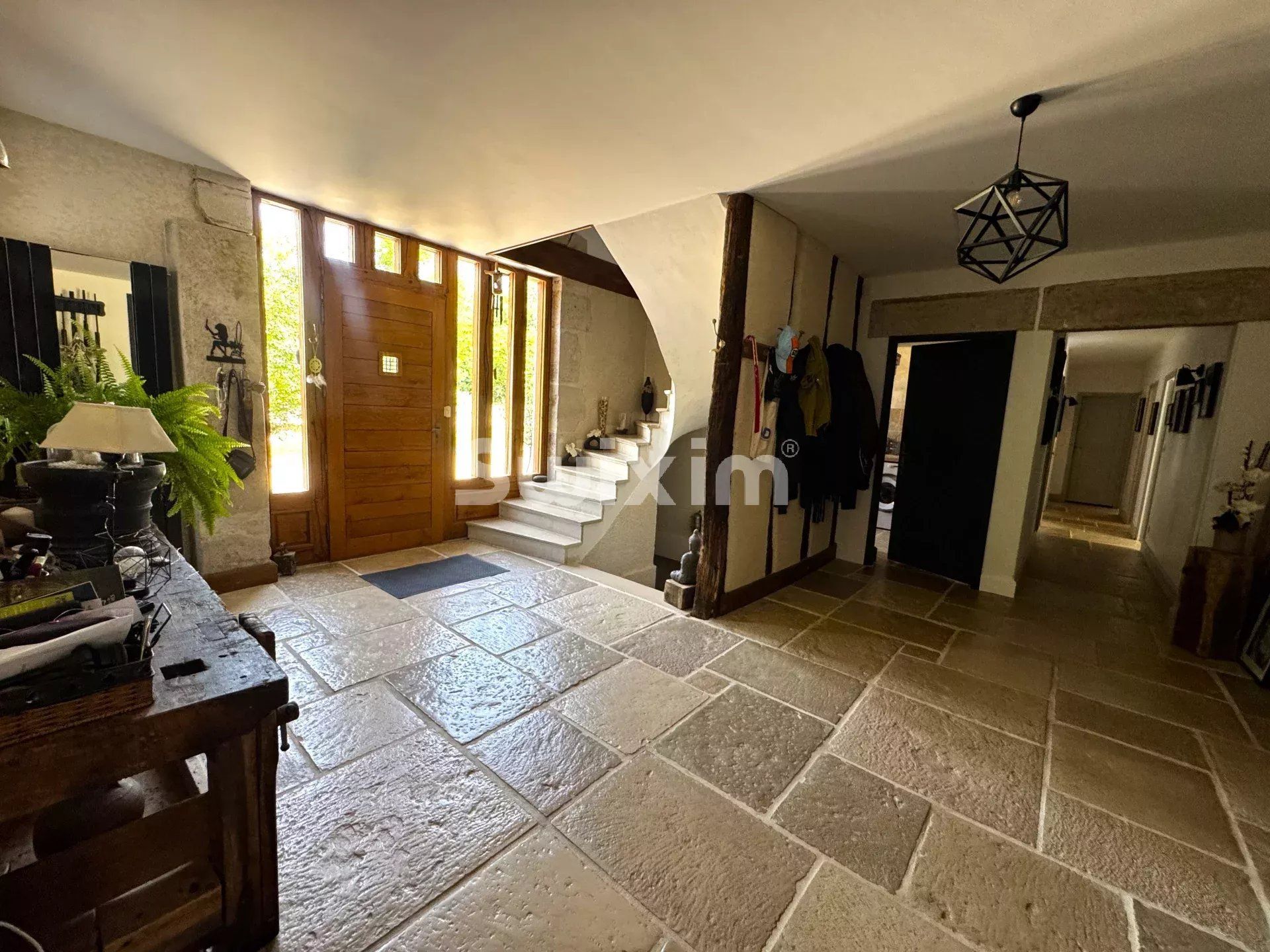 casa 7 Camere in vendita su Avallon (89200)