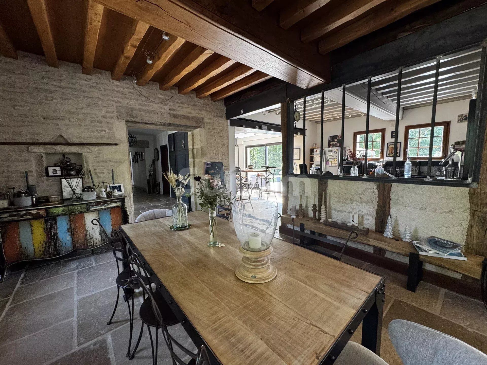 casa 7 Camere in vendita su Avallon (89200)