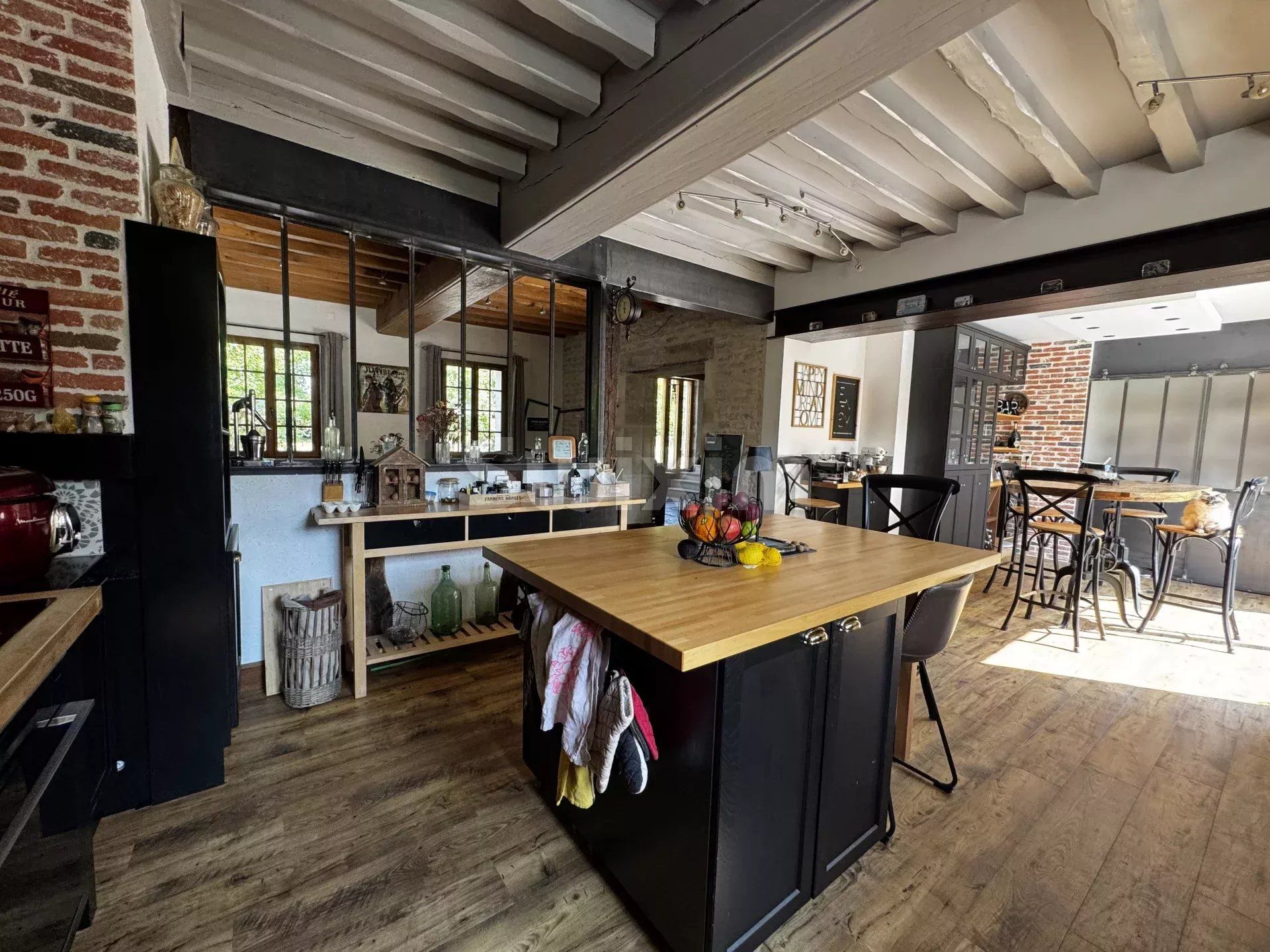 casa 7 Camere in vendita su Avallon (89200)