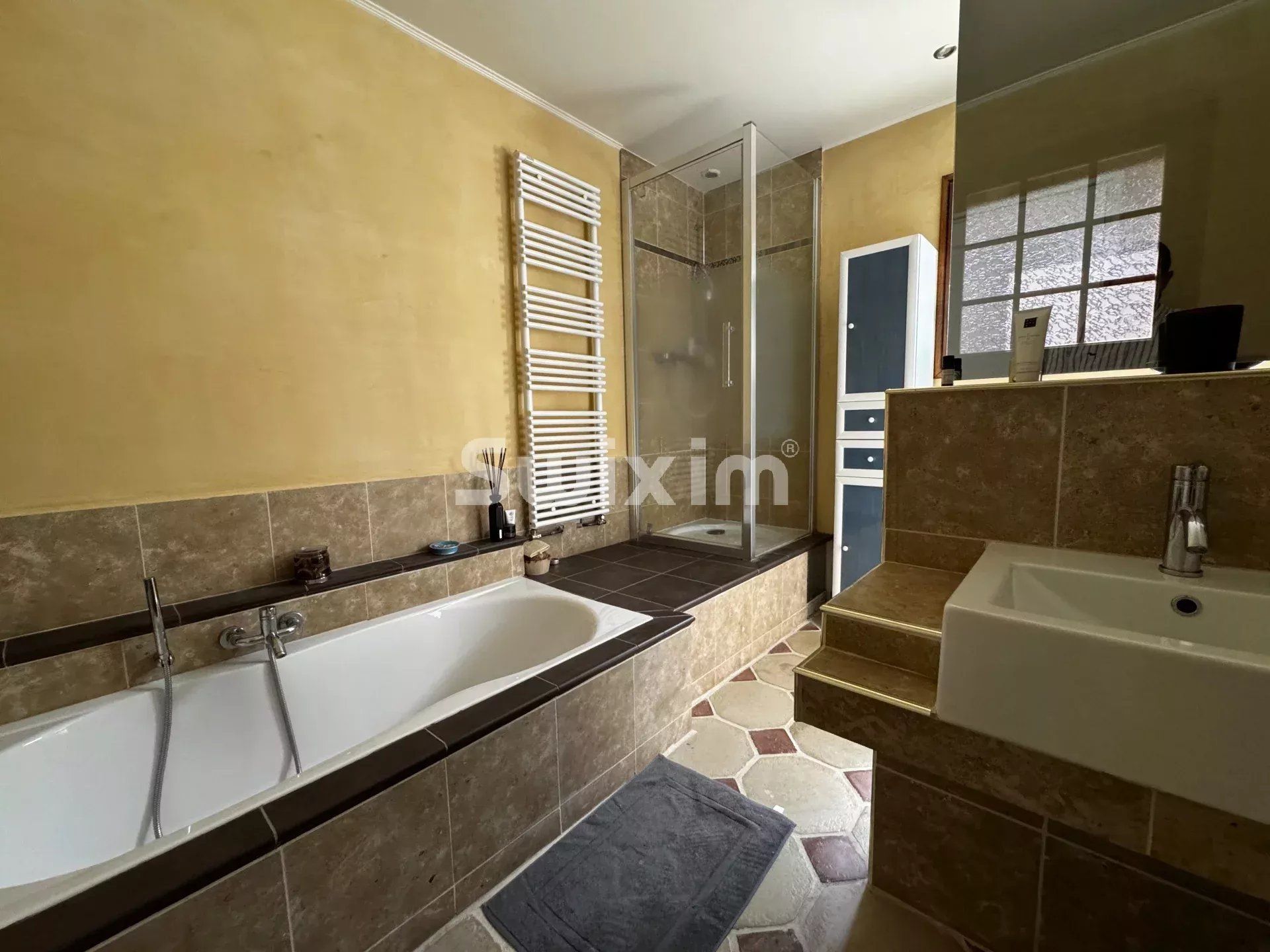 casa 7 Camere in vendita su Avallon (89200)