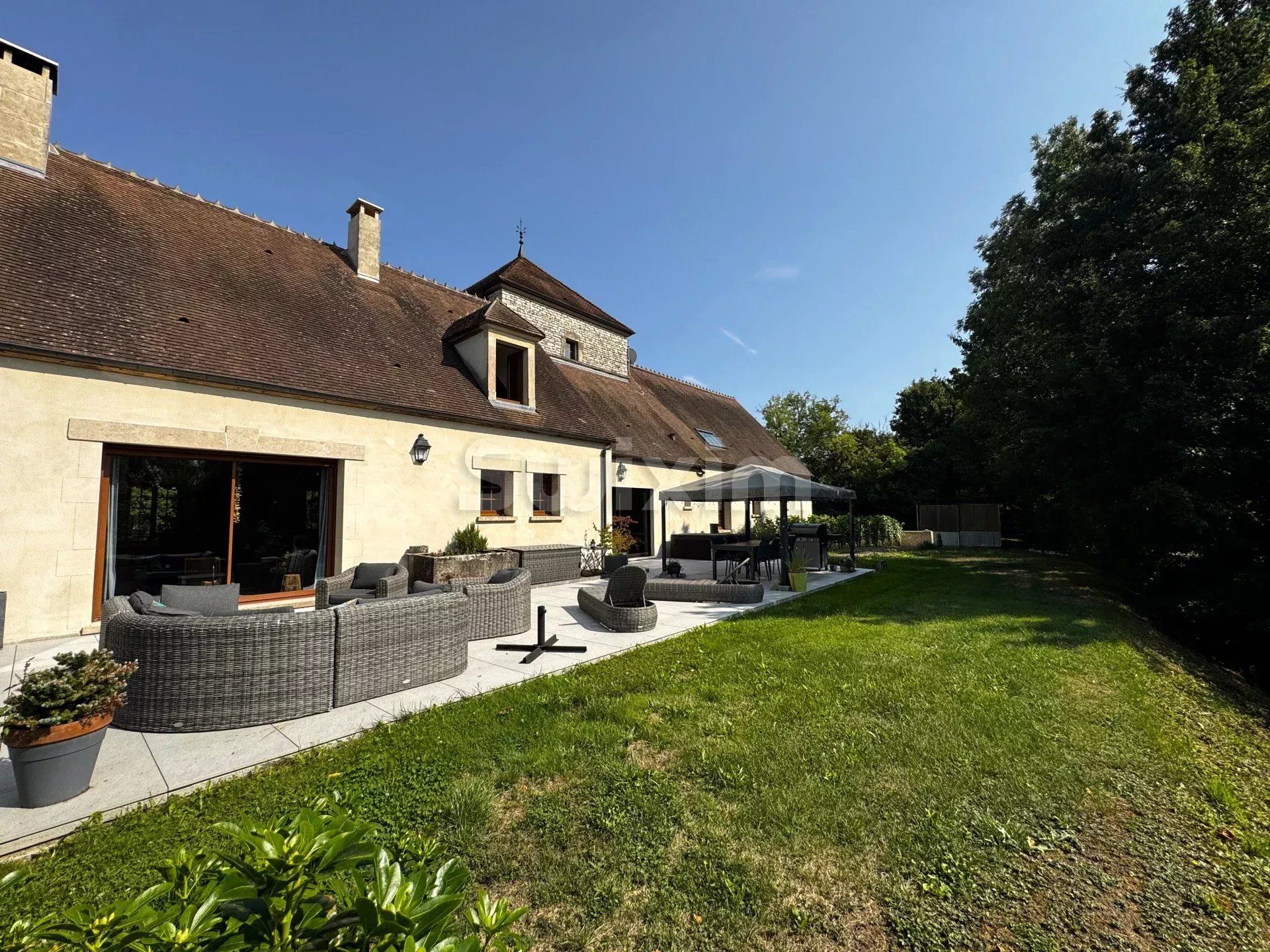 casa 7 Camere in vendita su Avallon (89200)