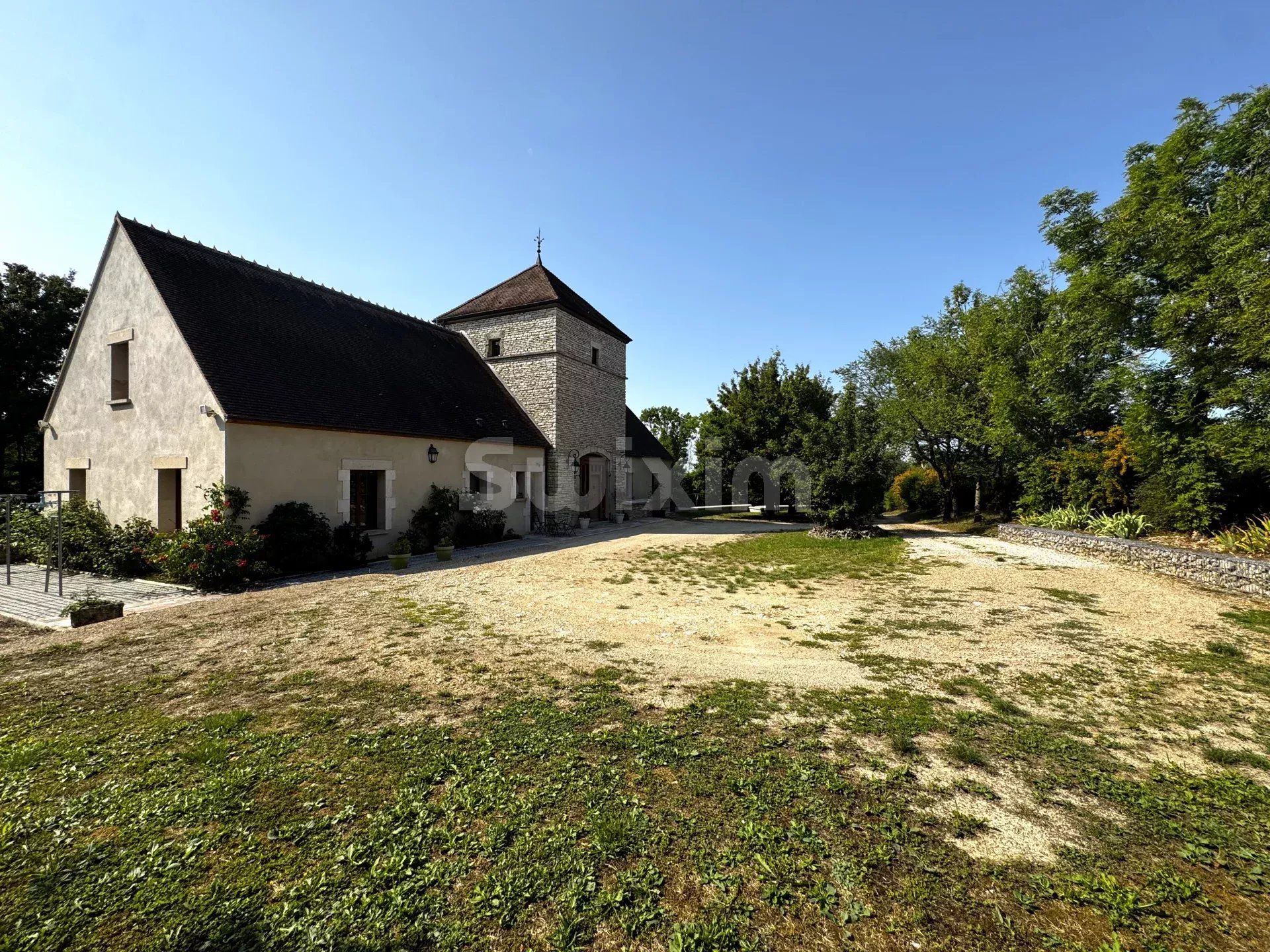 casa 7 Camere in vendita su Avallon (89200)
