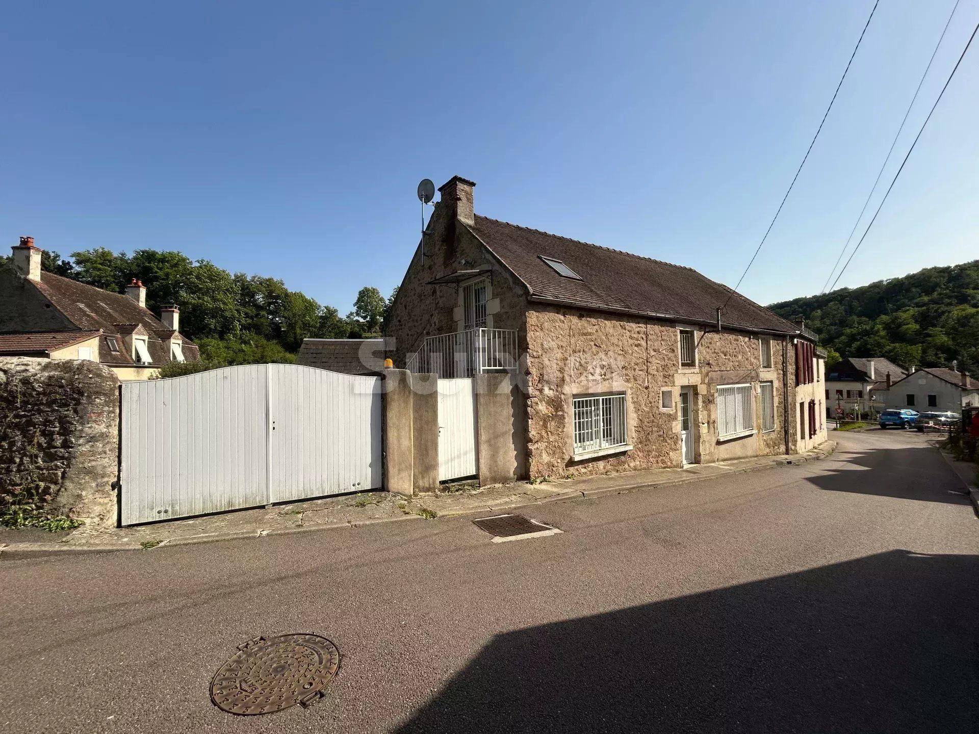 casa 5 Quartos para venda sobre Avallon (89200)