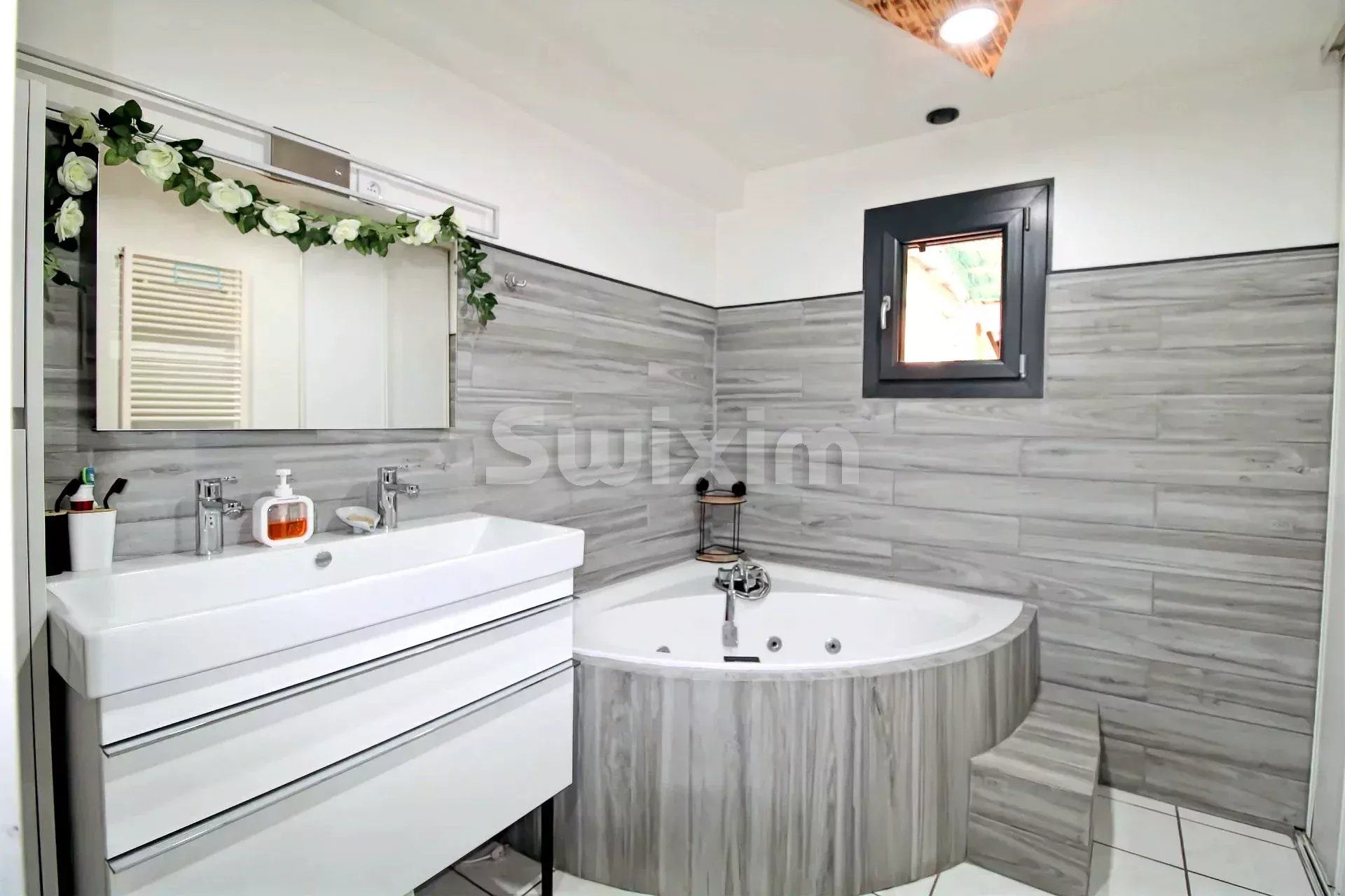 casa 5 Camere in vendita su Lamoura (39310)