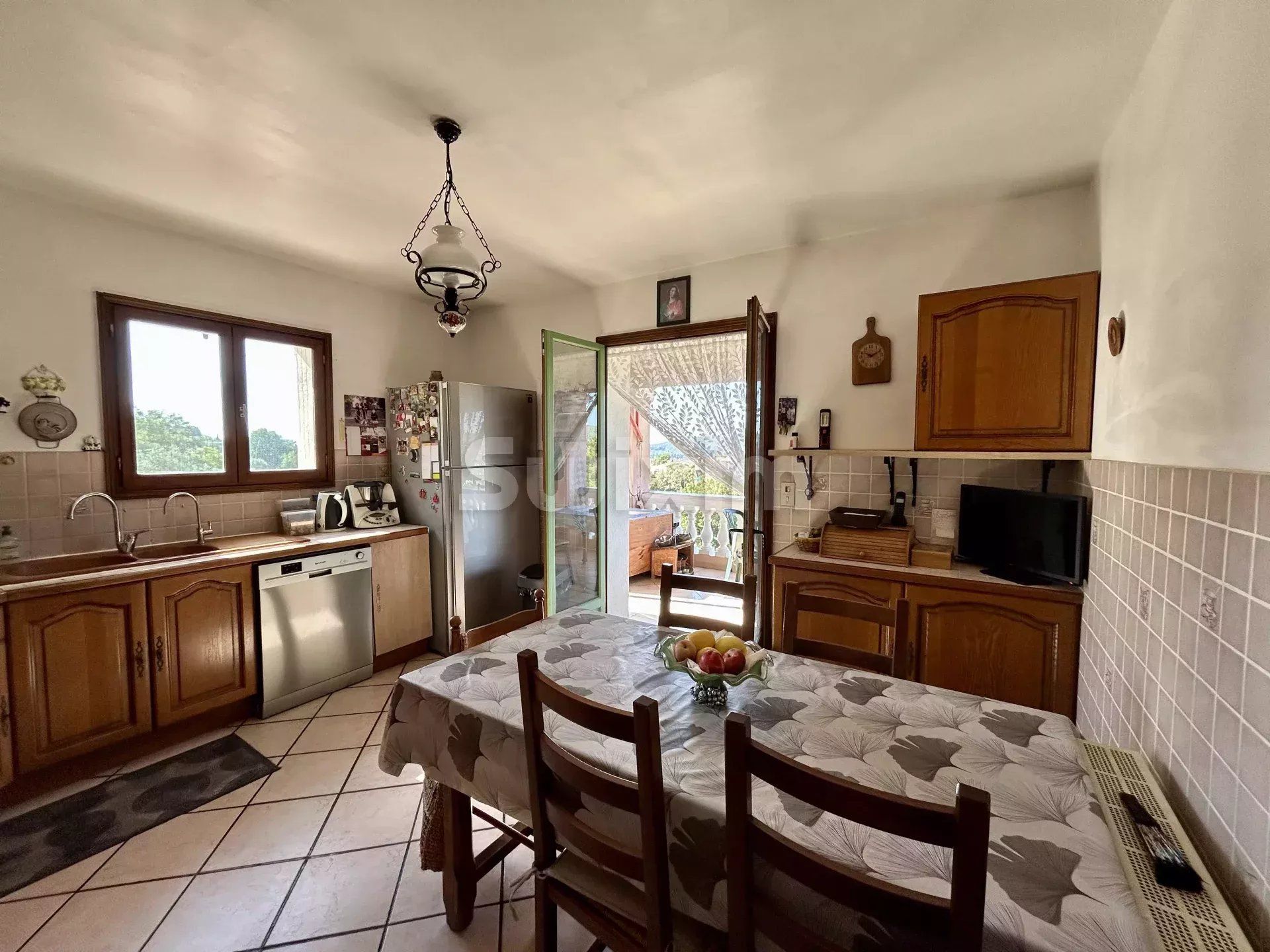 villa 8 Rooms for sale on Draguignan (83300)