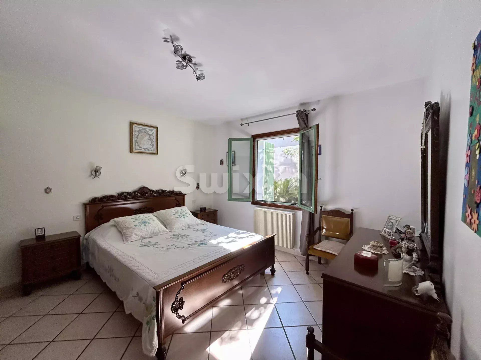 villa 8 Rooms for sale on Draguignan (83300)