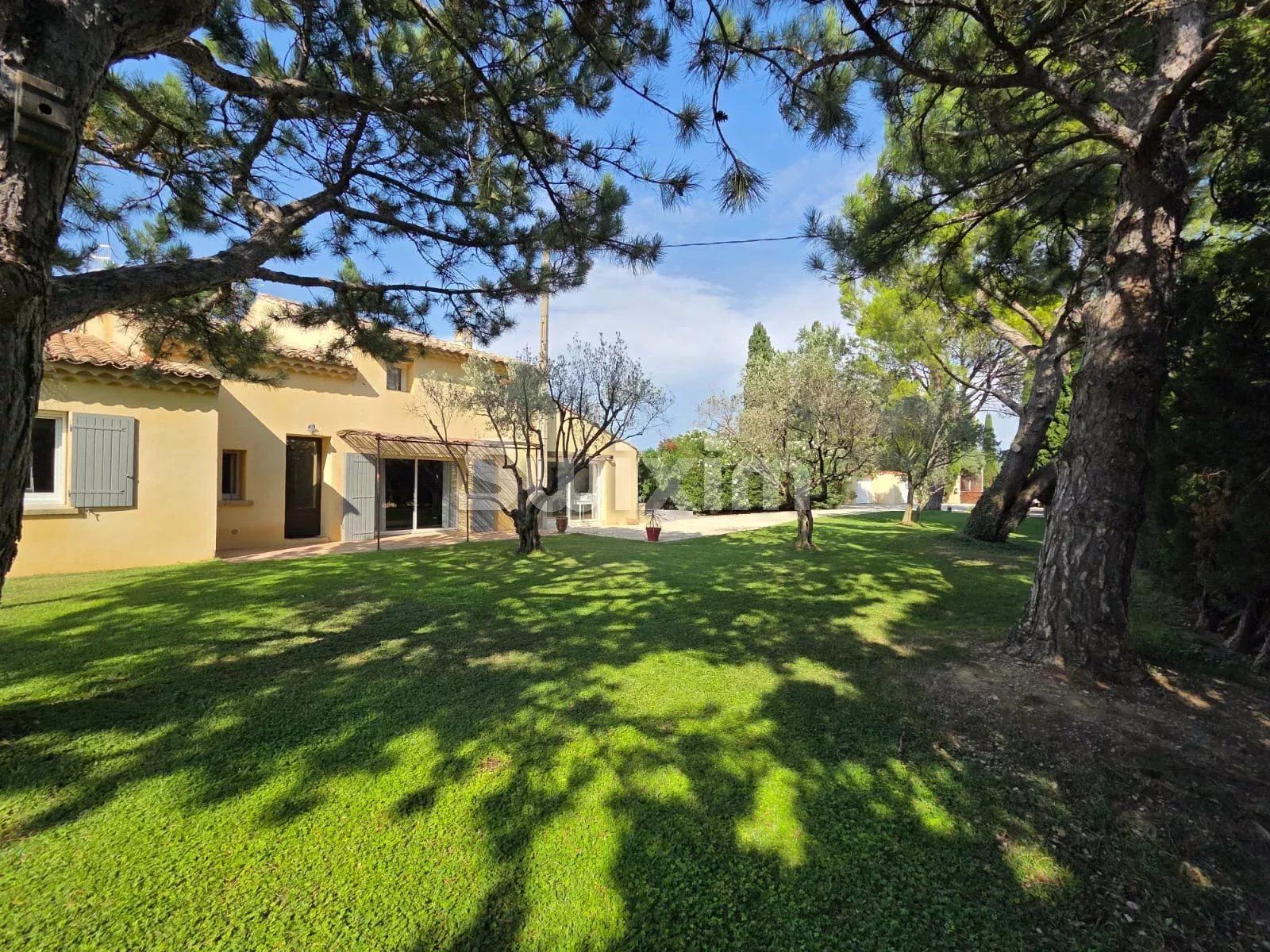 maison 9 Pièces en vente sur Sarrians (84260)