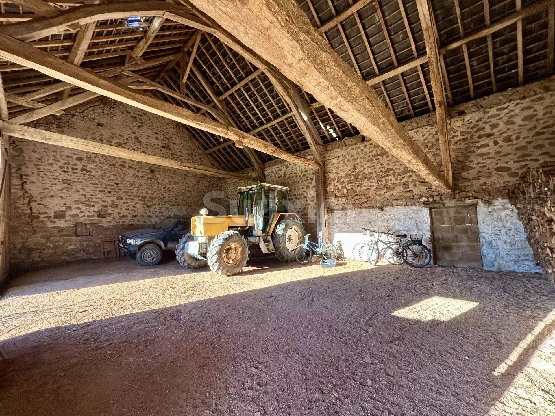 casa 1 camera in vendita su Quarré-les-Tombes (89630)