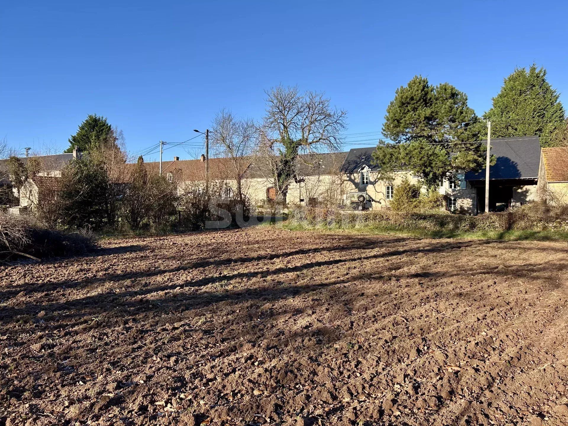 casa 1 camera in vendita su Quarré-les-Tombes (89630)